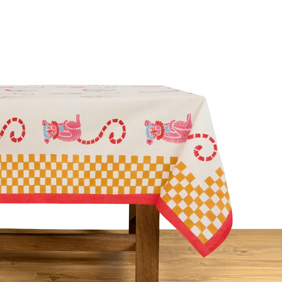 couleur-nature-jeu-de-singes-nappe-moutarde-rose-coton image 1