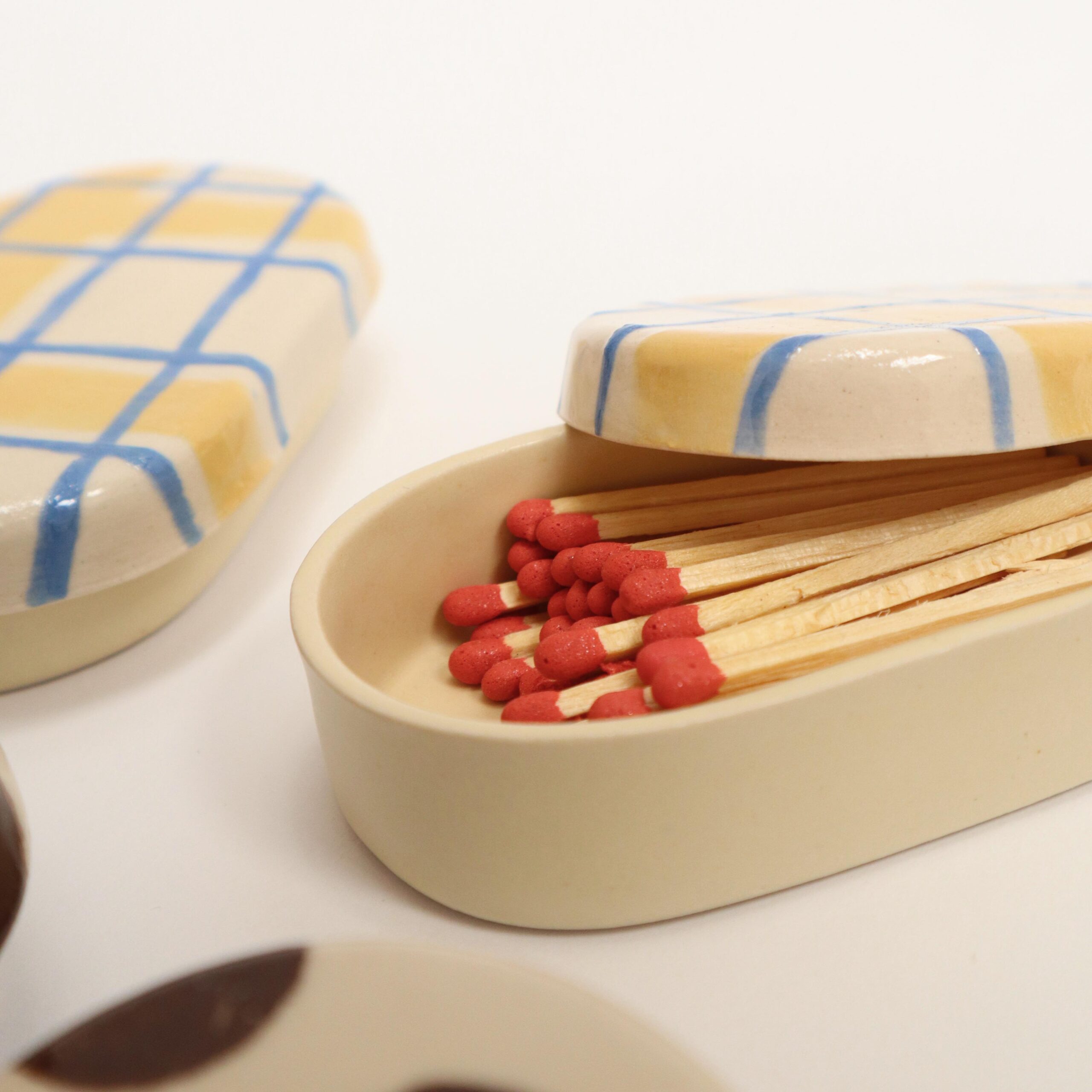 camille-esn-e-matchbox-bo-te-gr-s-blanc-artisanal image 4