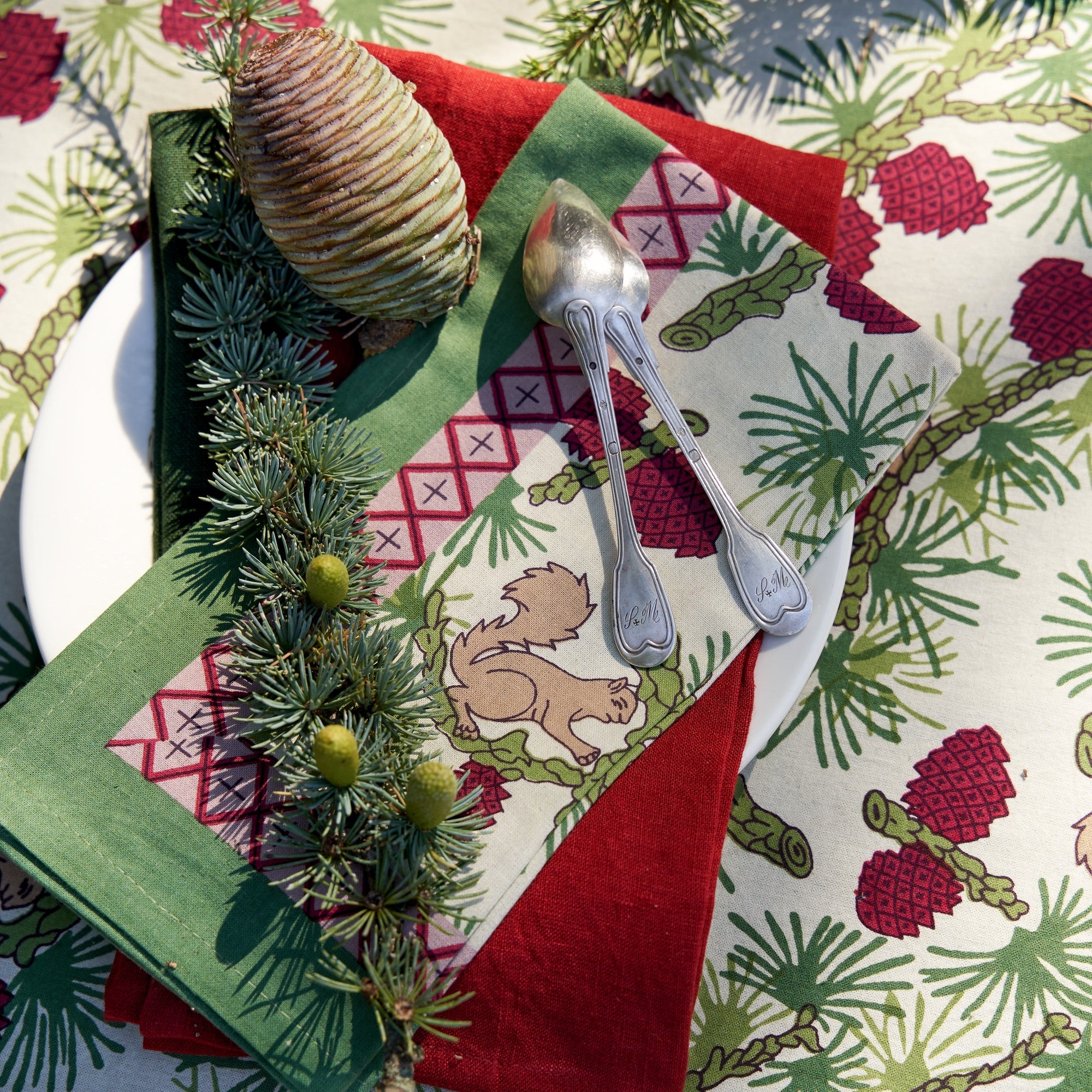 couleur-nature-french-tablecloths-nappe-cureuil-rouge-lot image 4