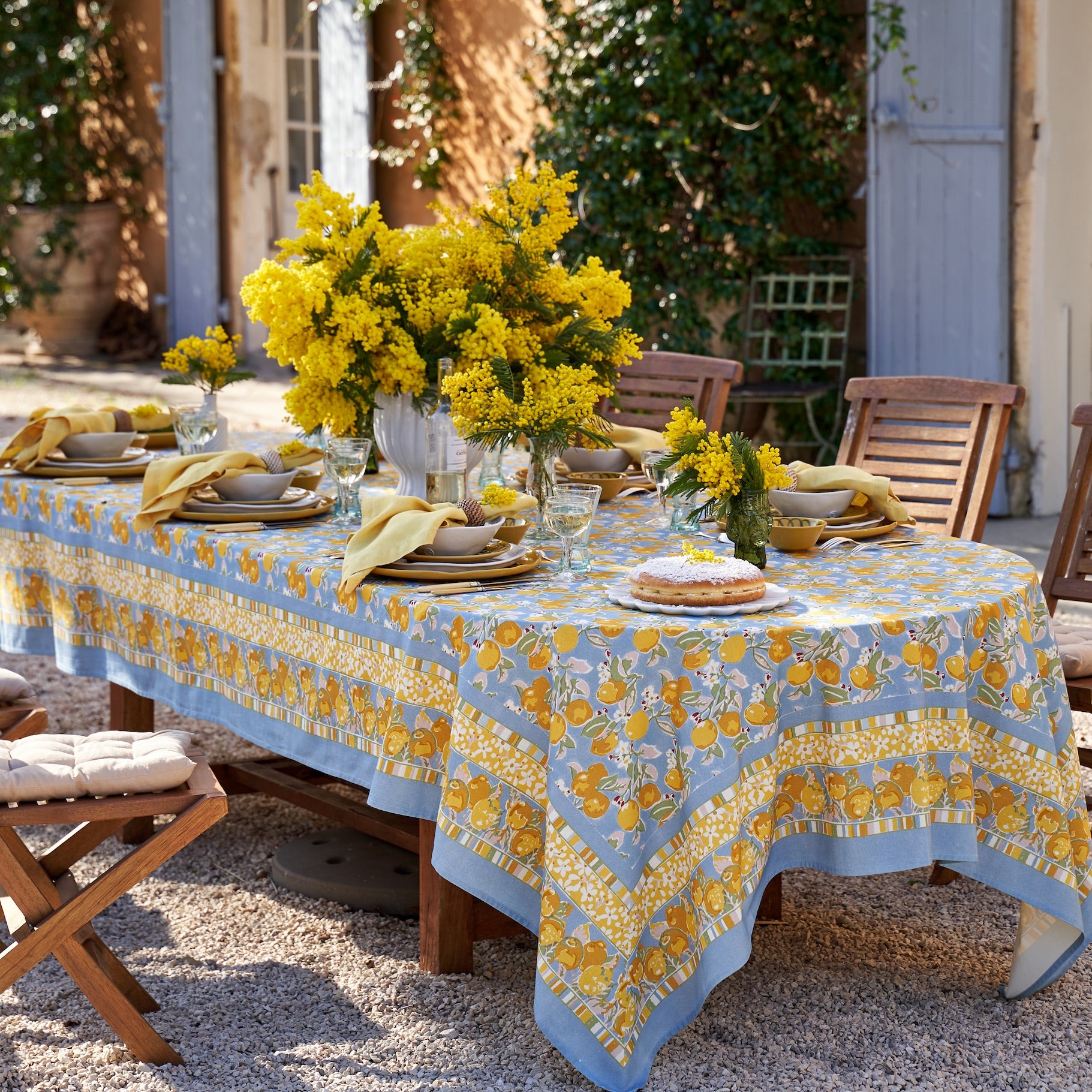 couleur-nature-citron-bleu-nappe-jaune-bleu-71x106 image 1