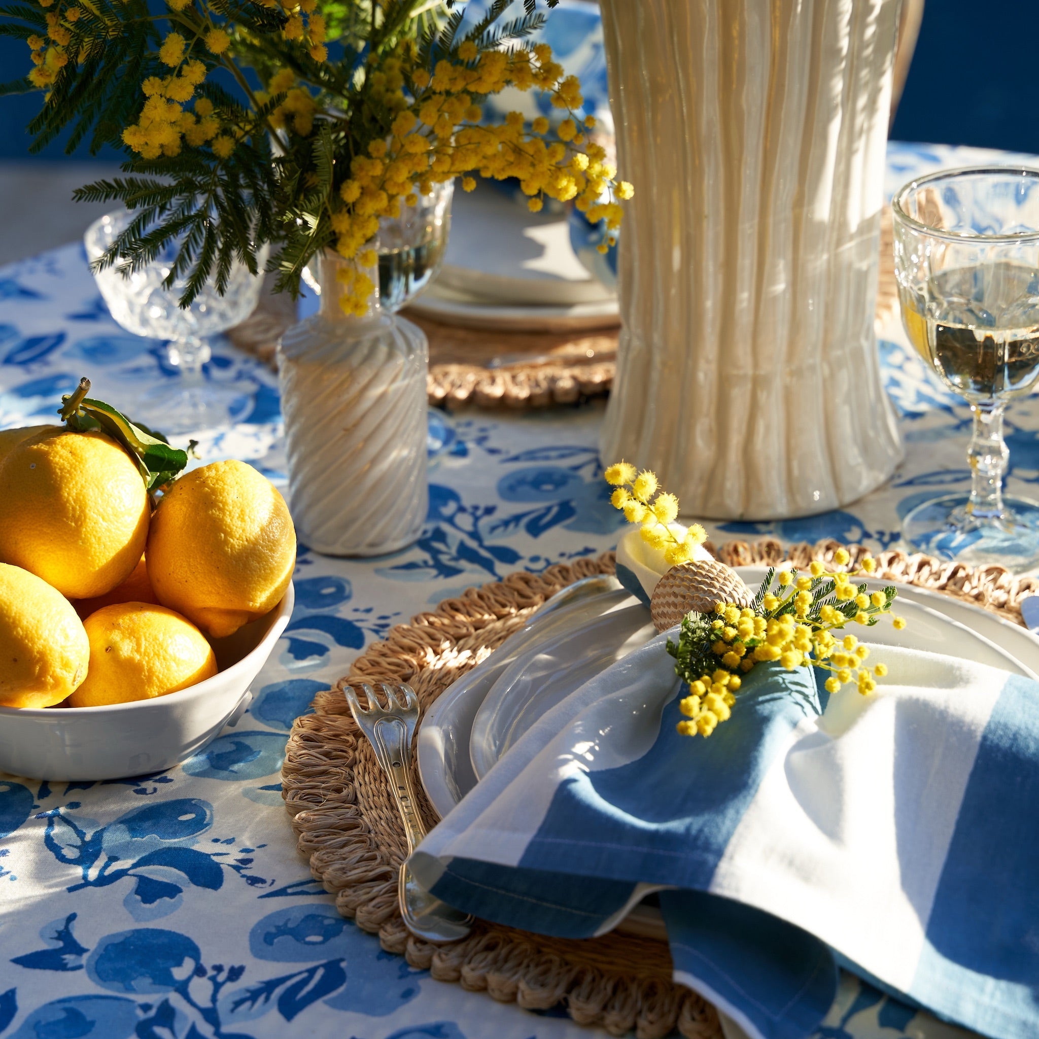 couleur-nature-citron-bleu-nappe-rectangulaire-150x220-citron-6-8-pers image 2
