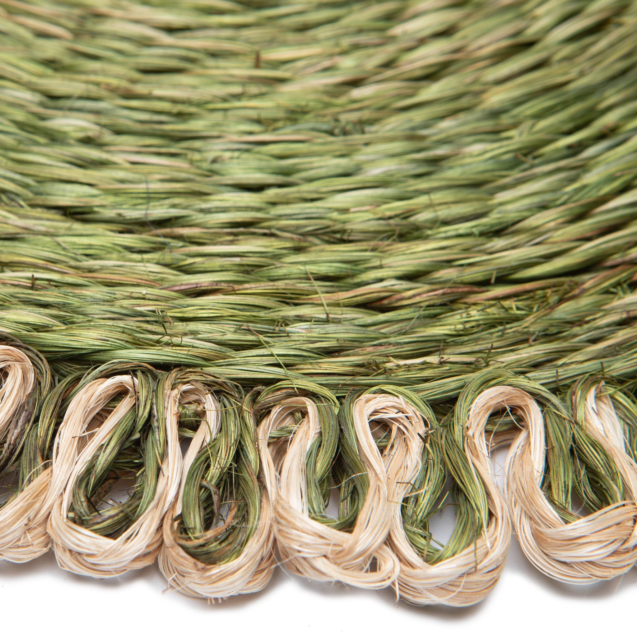 couleur-nature-loopy-abaca-sets-de-table-ronds-olive-lot-de-4 image 2