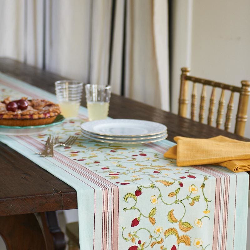 couleur-nature-fraises-des-bois-chemin-table-coton-16x72 image 2