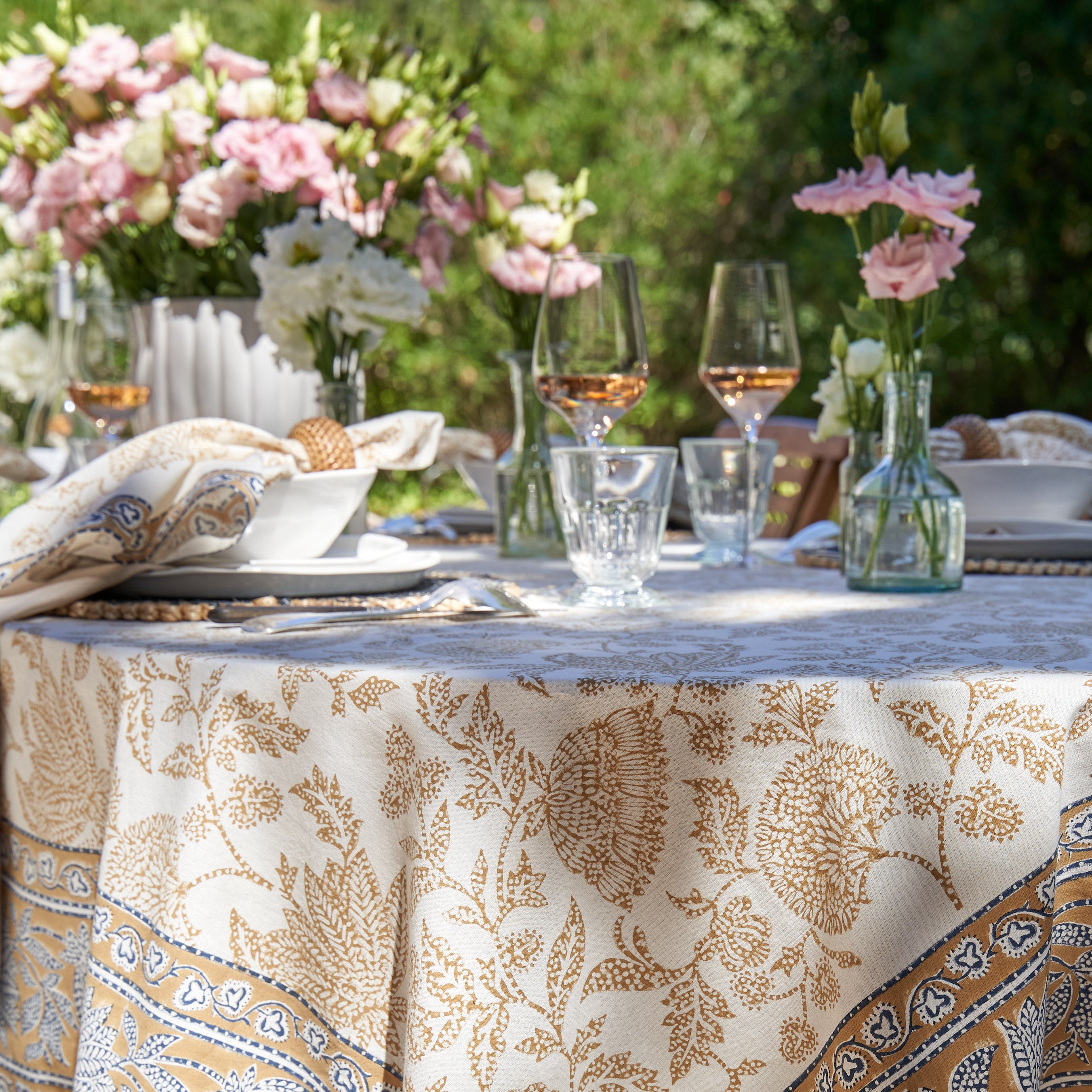 couleur-nature-chloe-nappe-coton-bleue-marron-59x86-fleurie image 2