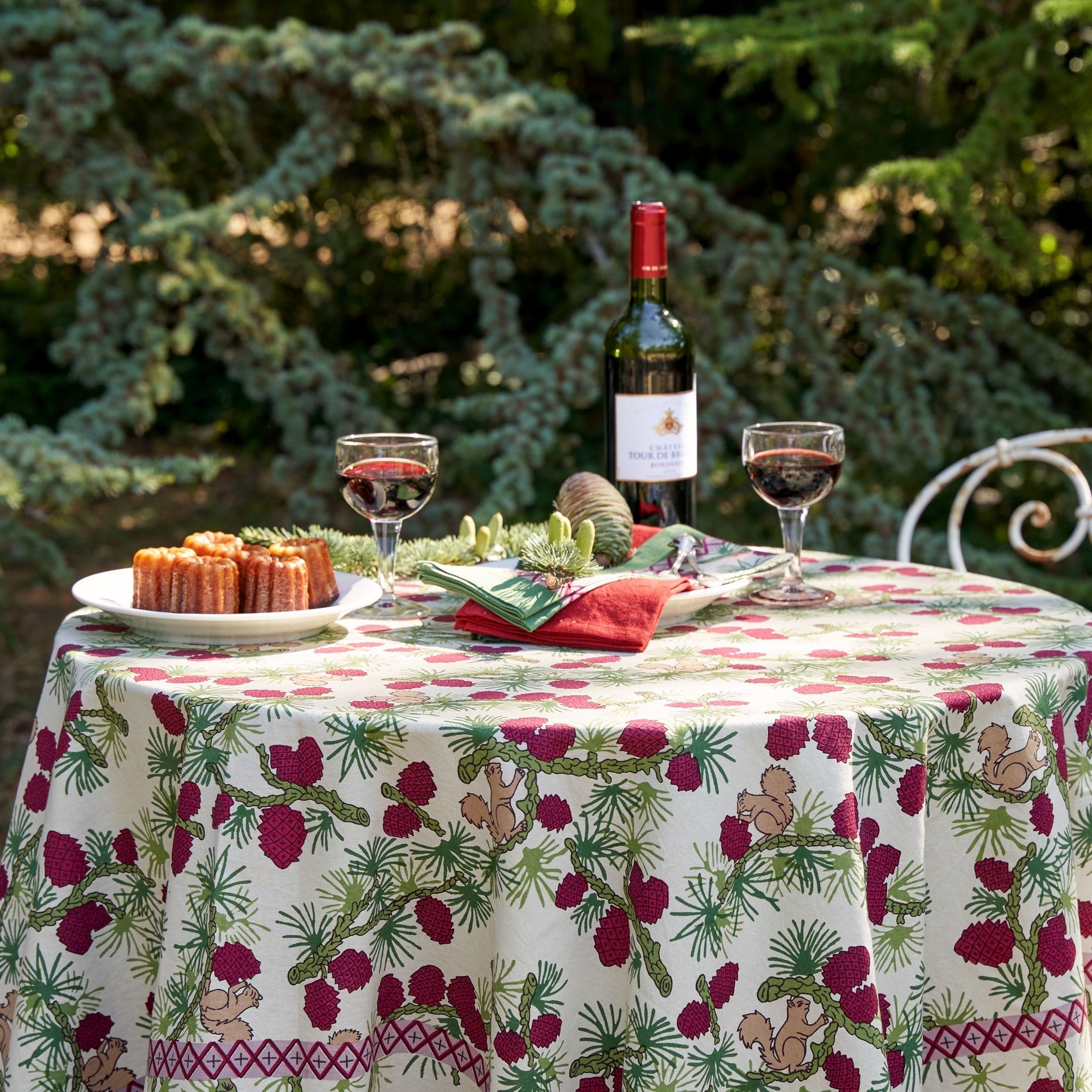 couleur-nature-french-tablecloths-nappe-cureuil-rouge-lot image 2