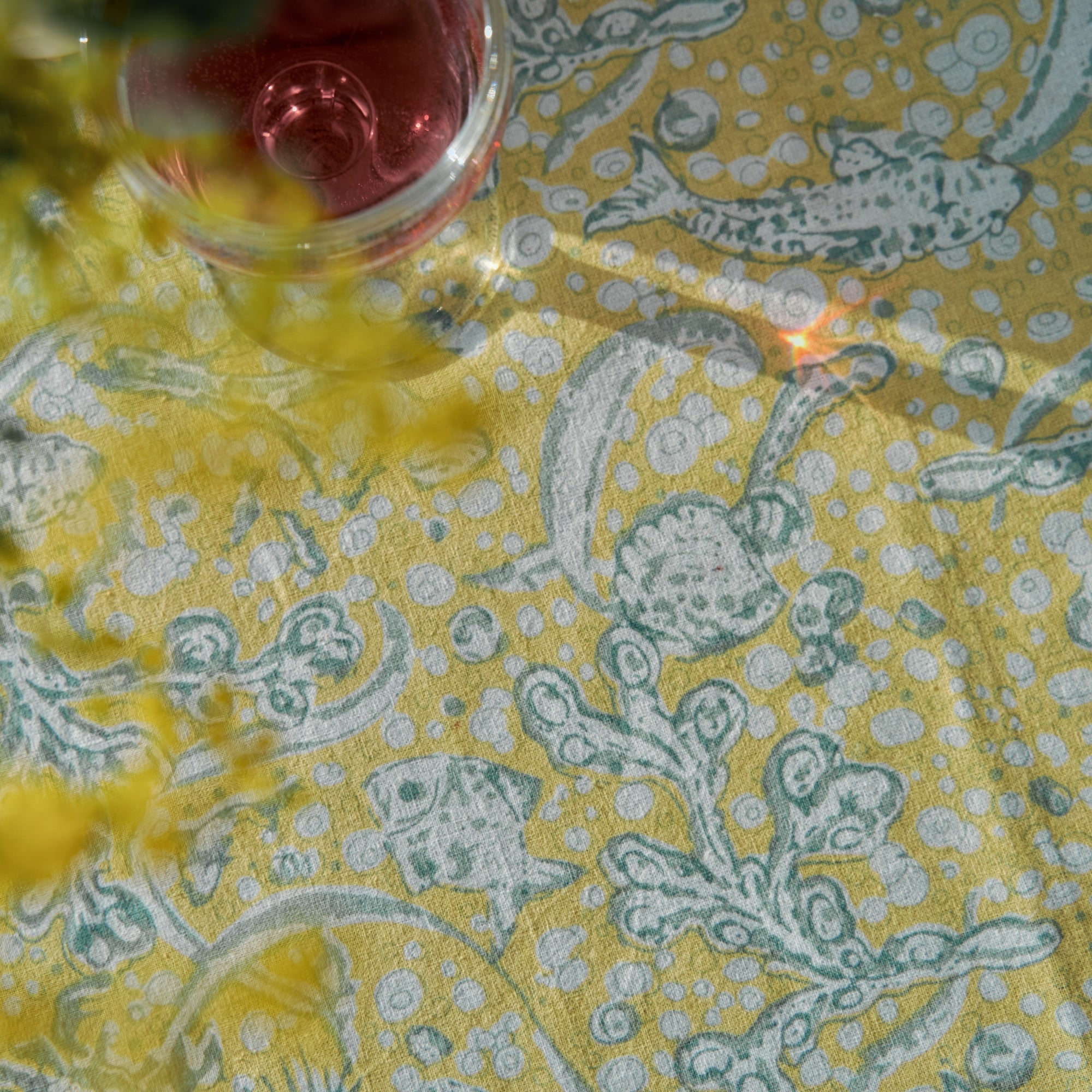 couleur-nature-la-mer-nappe-fran-aise-aqua-citrine-rectangle-71x106 image 7