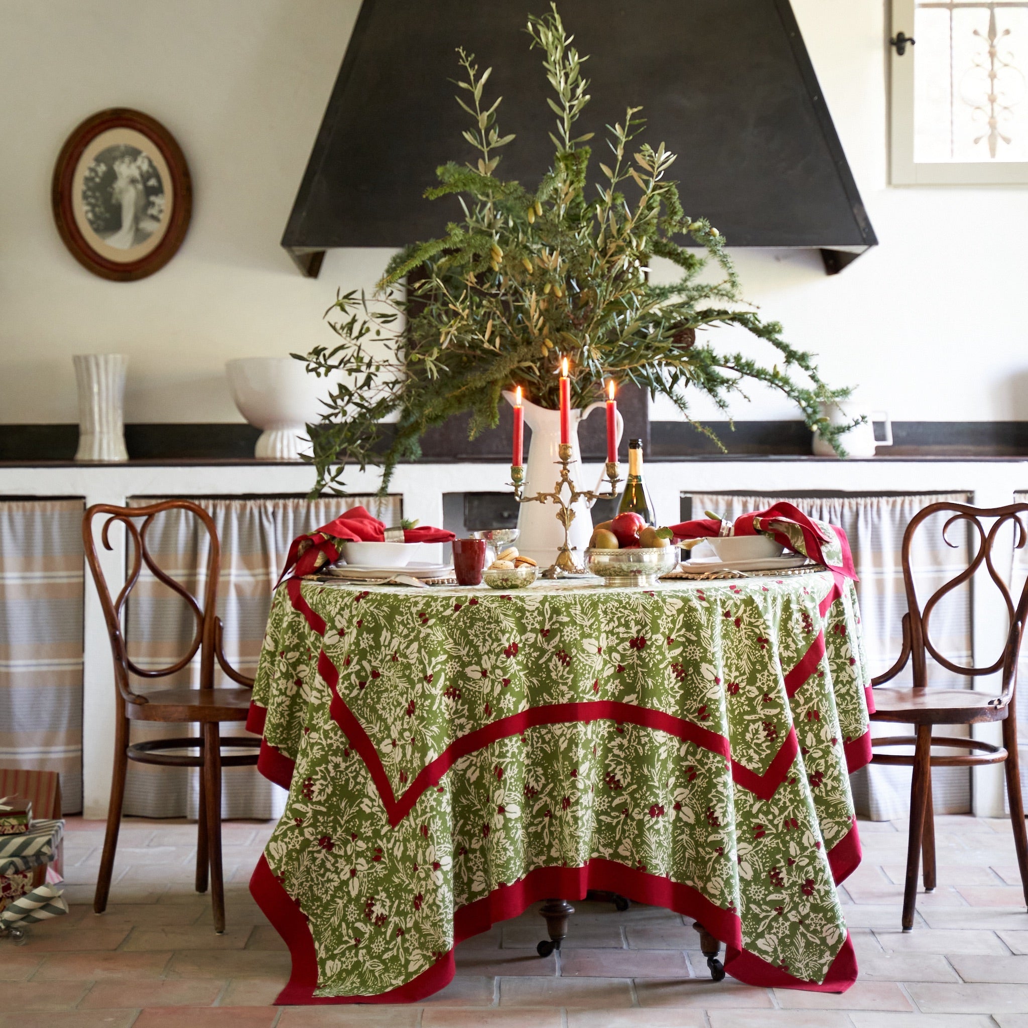 couleur-nature-baies-de-houx-nappe-coton-rouge-vert-71x106 image 4