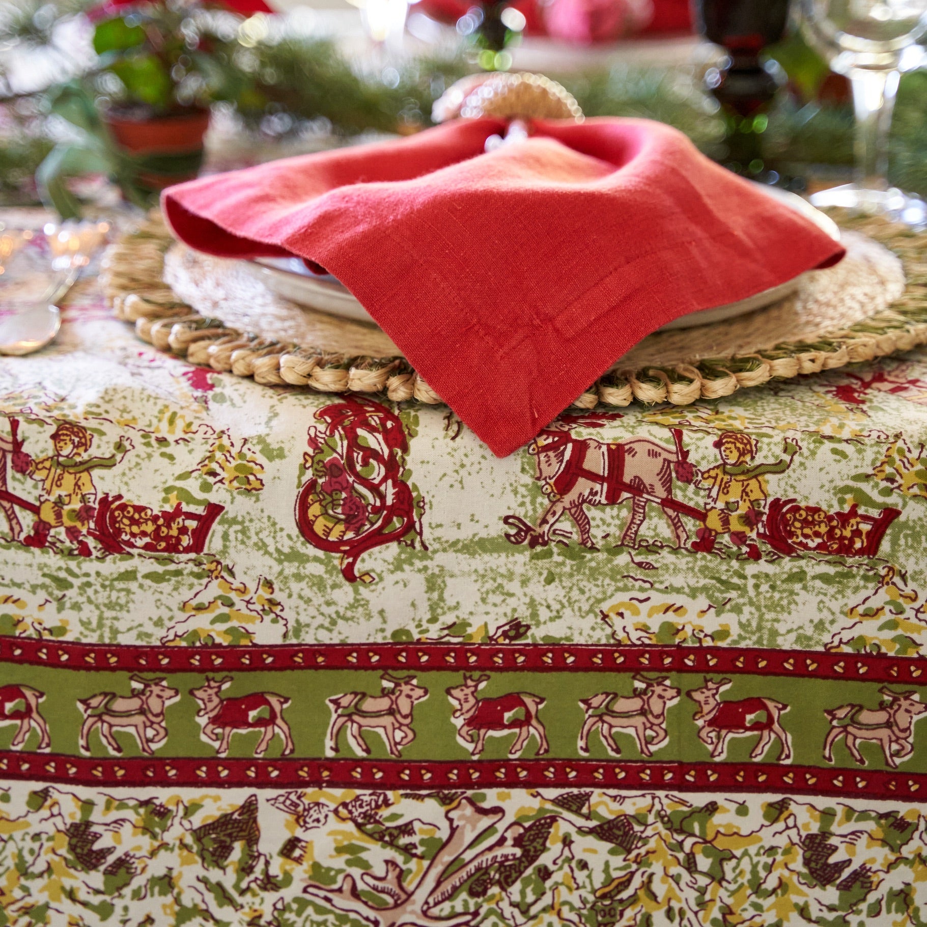 couleur-nature-renne-nappe-no-l-rouge-vert-rectangulaire image 2