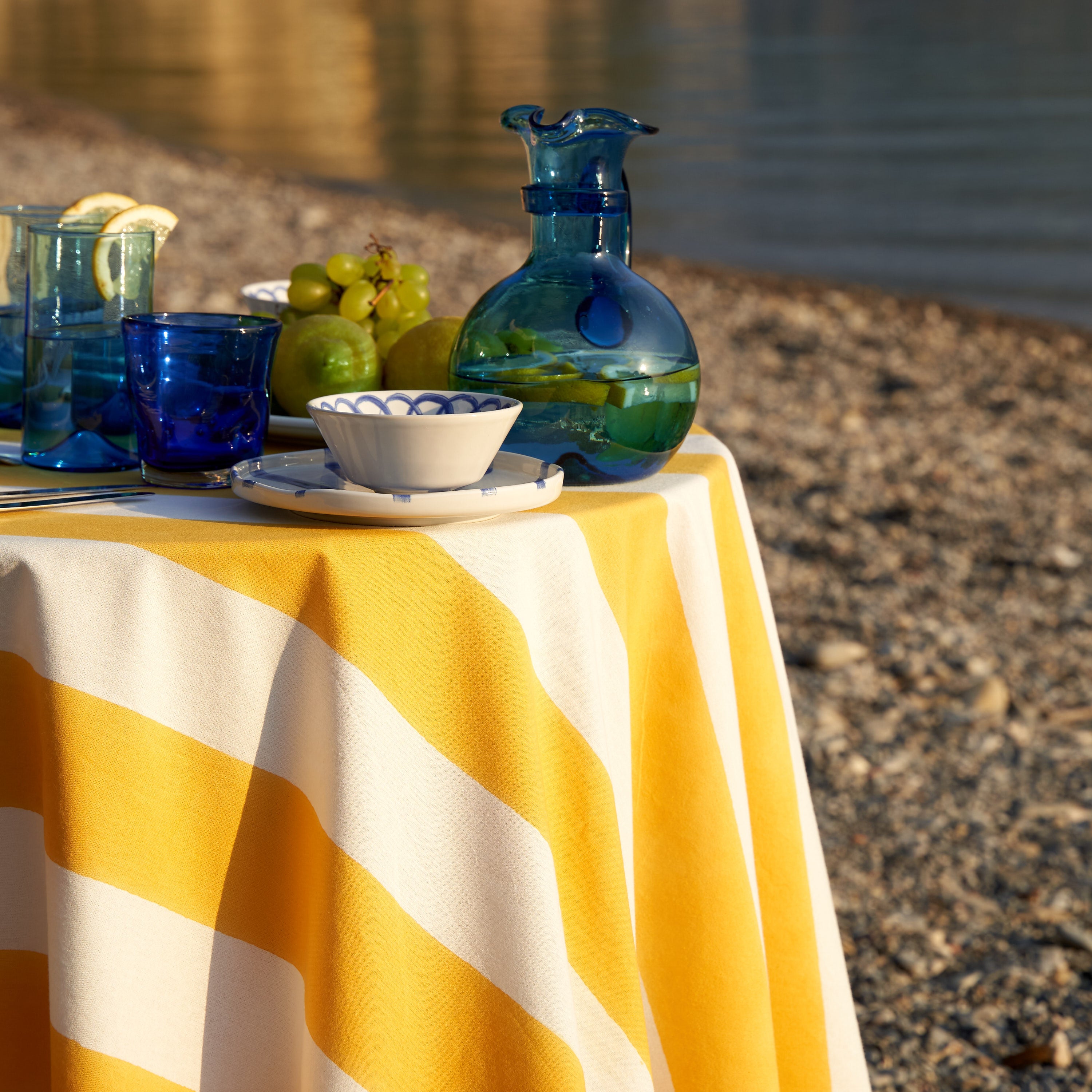 couleur-nature-st-tropez-nappe-rayures-jaunes-59x86 image 2