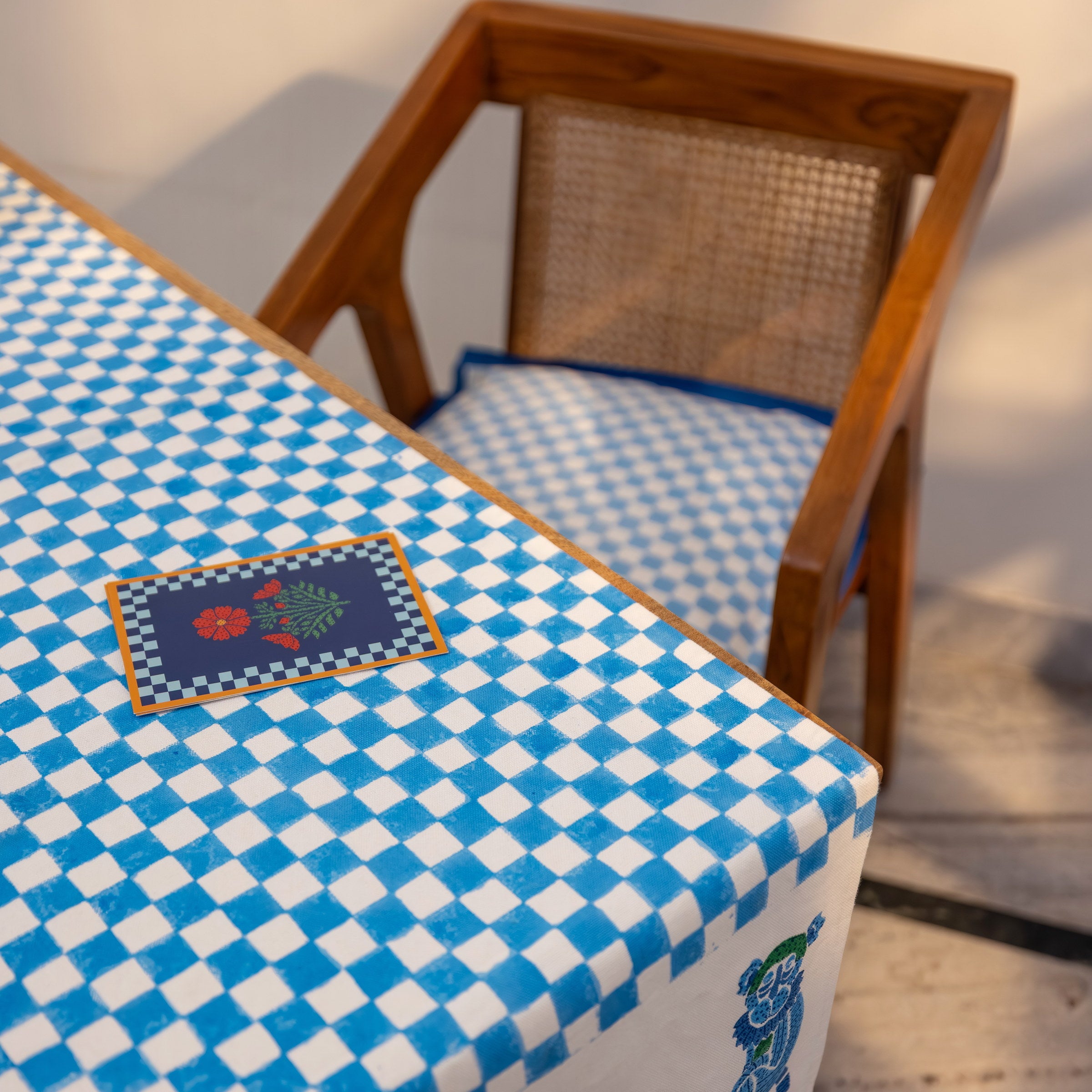 couleur-nature-jeu-de-singes-chemin-table-bleu-coton-16x72 image 6