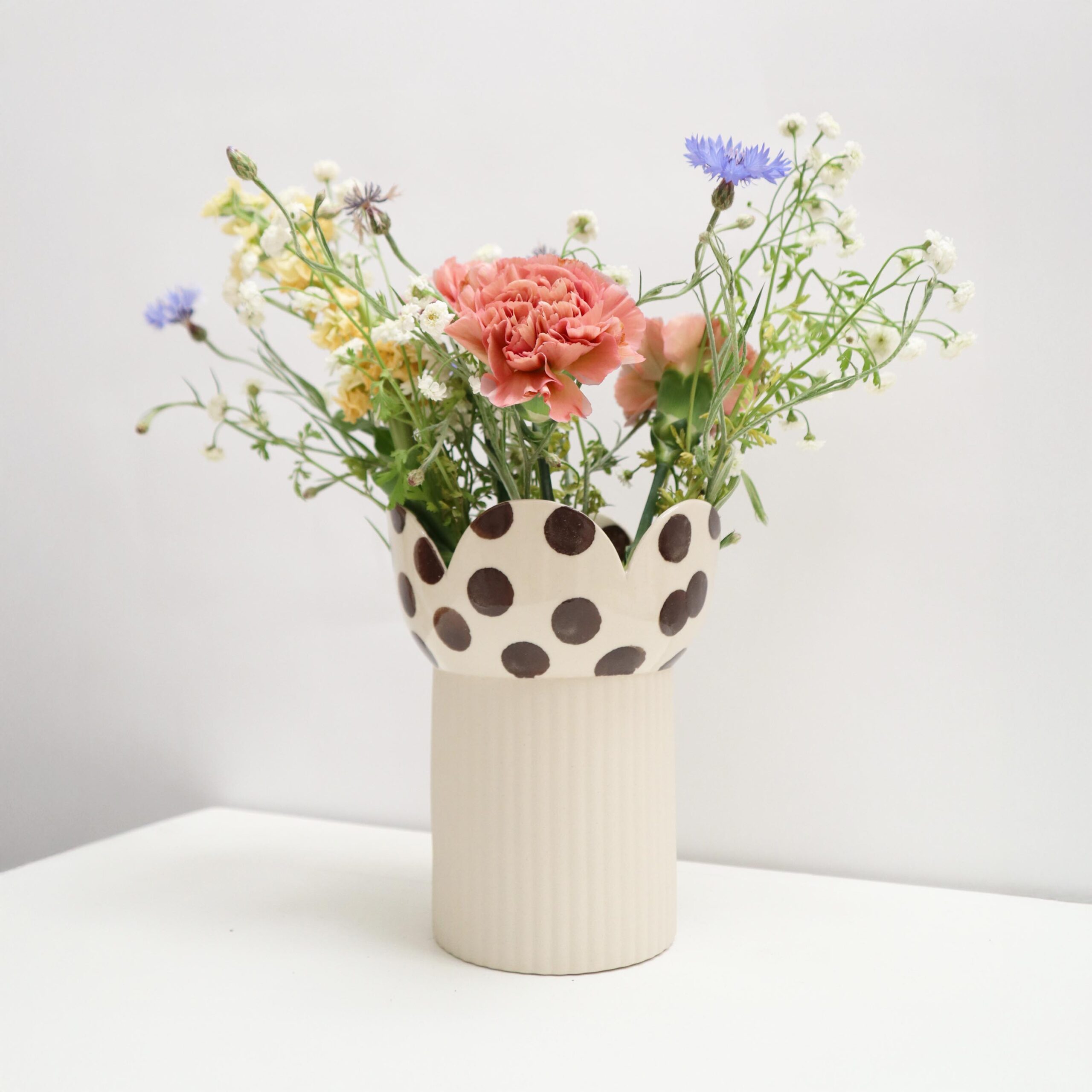camille-esn-e-vase-tulipe-vase-gr-s-blanc-artisanal image 1