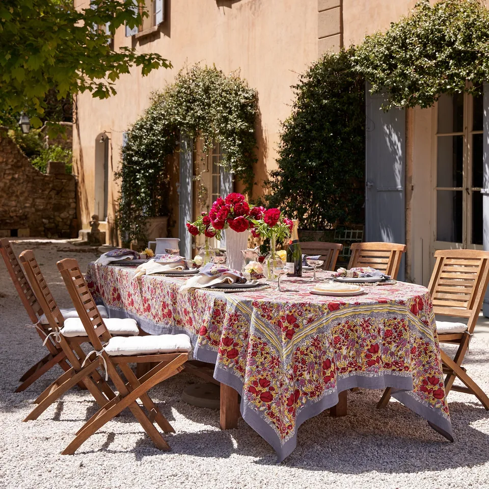 couleur-nature-jardin-nappe-rouge-gris-180x270-cm-6-8-pers image 1