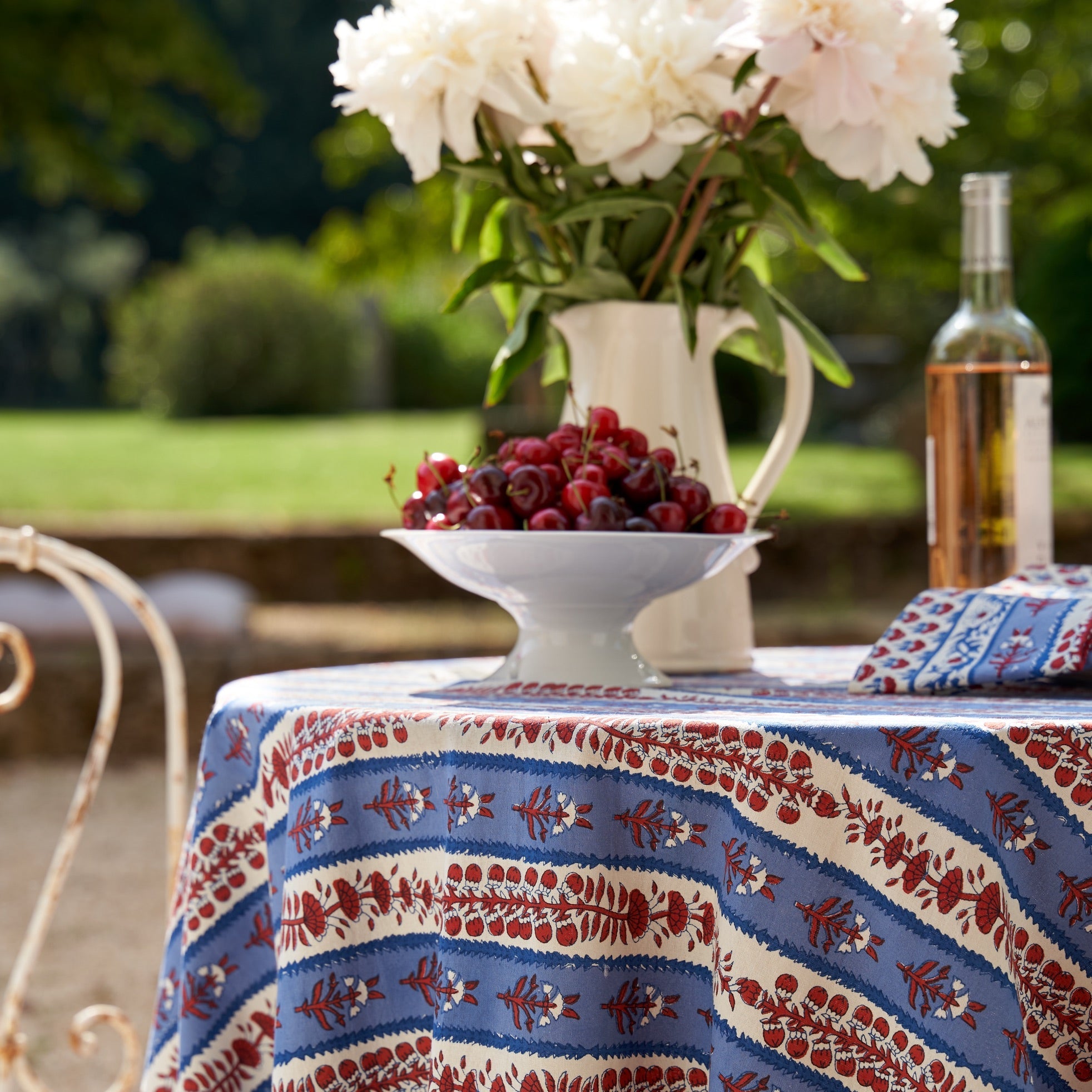 couleur-nature-avignon-nappe-coton-rouge-bleu-botanique image 4