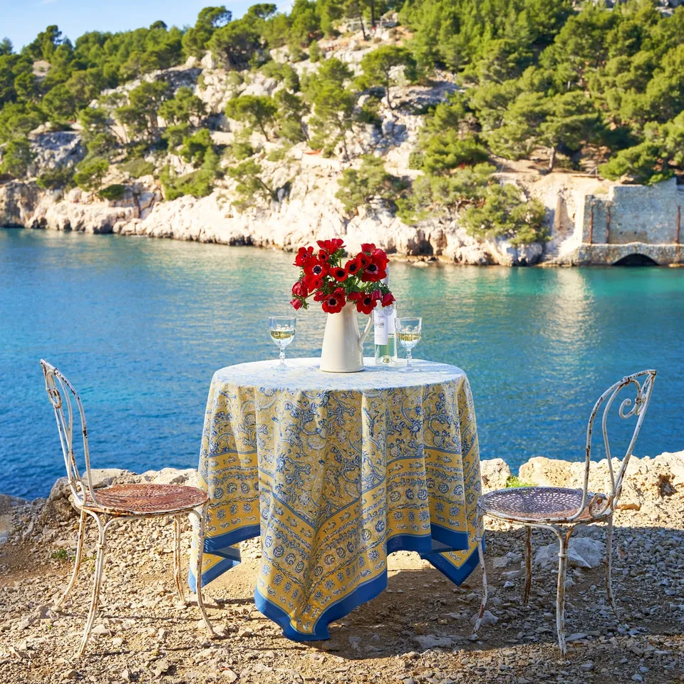 couleur-nature-la-mer-nappe-coton-bleue-et-jaune image 1