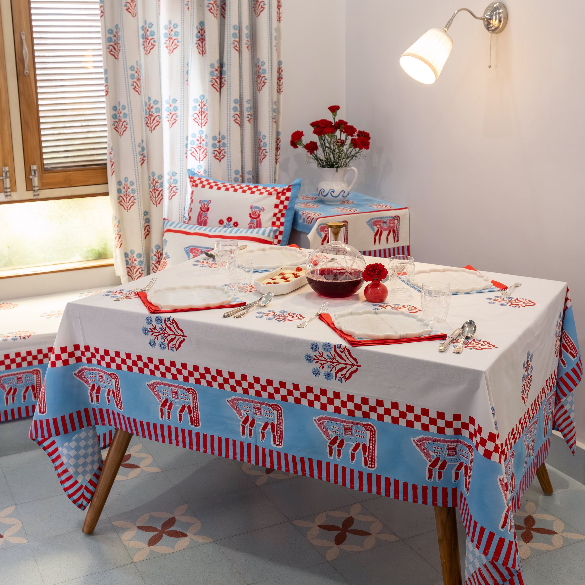 couleur-nature-cheval-nomade-nappe-rose-bleu-coton image 1