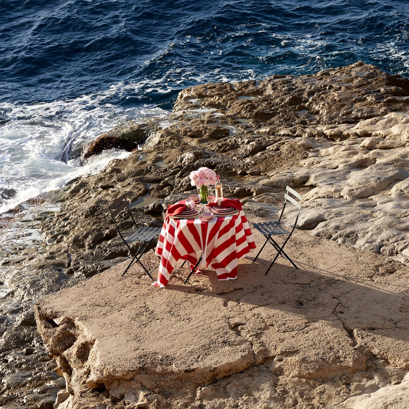 couleur-nature-st-tropez-nappe-tissu-rayures-rouges-lin-coton image 3