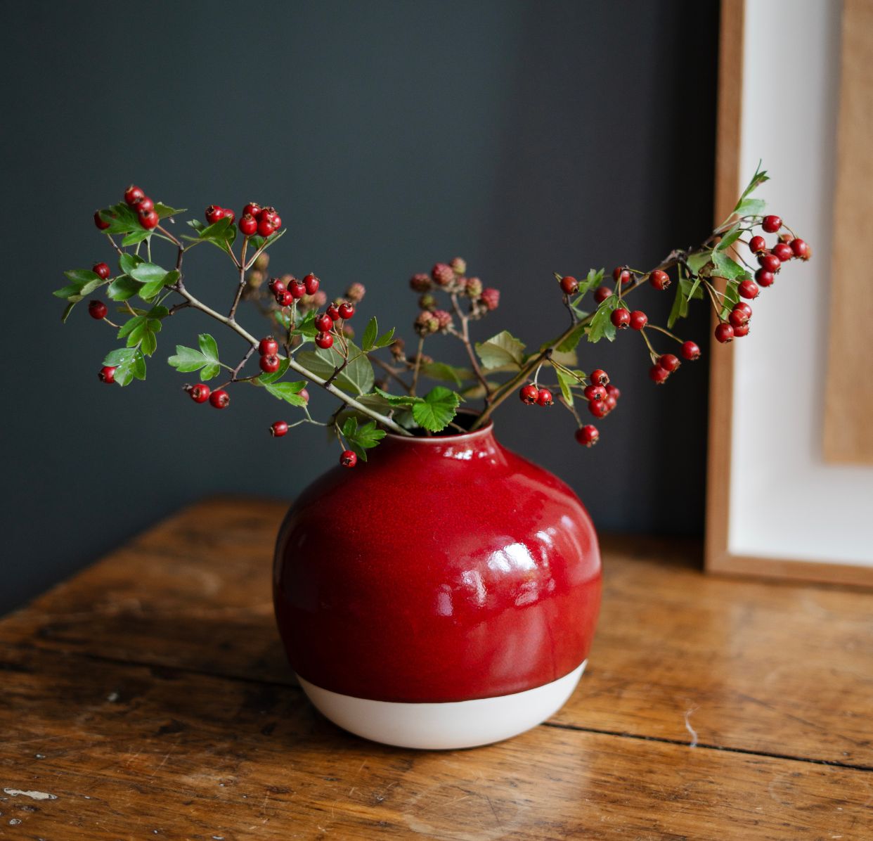 jars-artisan-vase-n-fle-cerise-en-c-ramique-rouge image 2