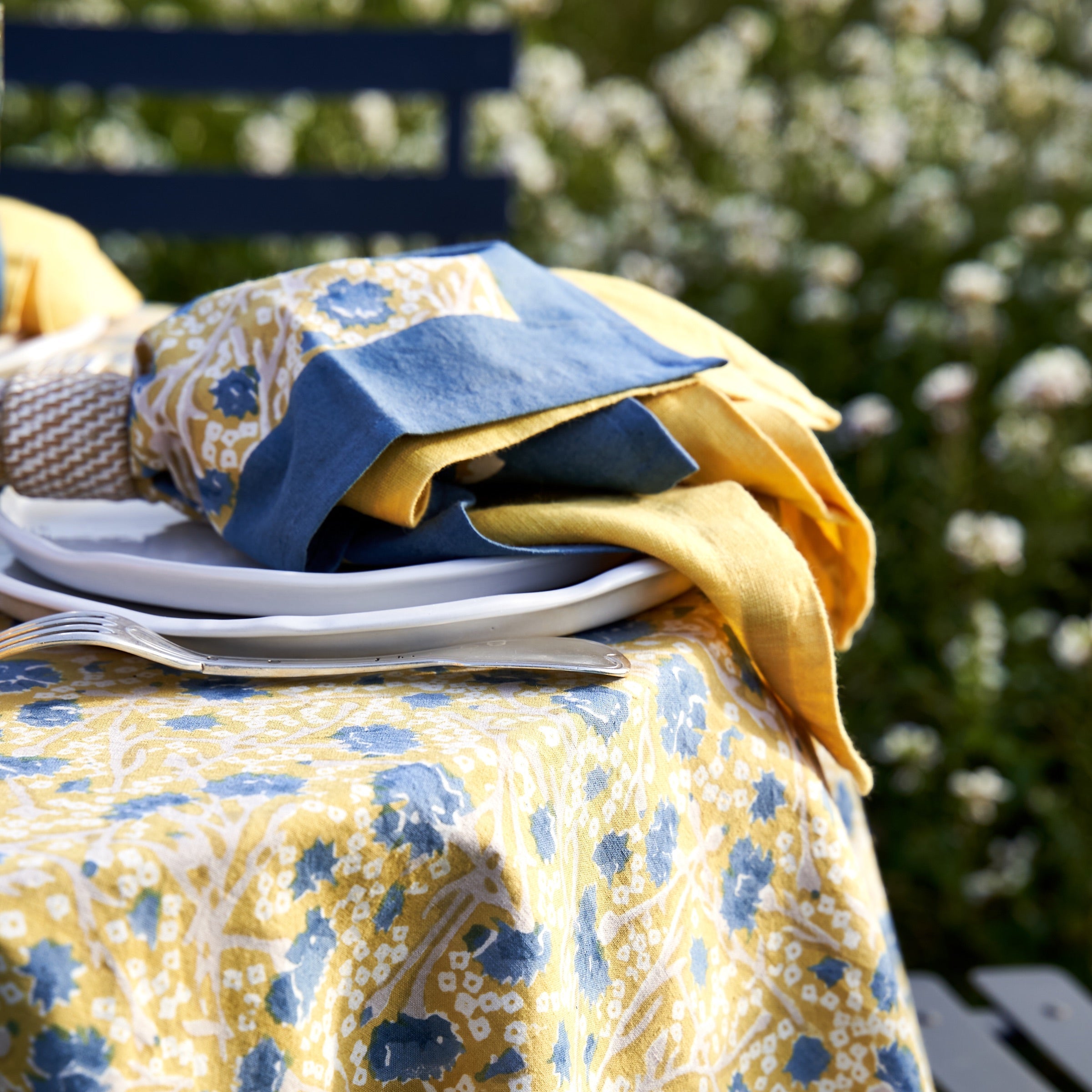 couleur-nature-meadows-nappe-proven-ale-bleu-vert-71x106 image 3
