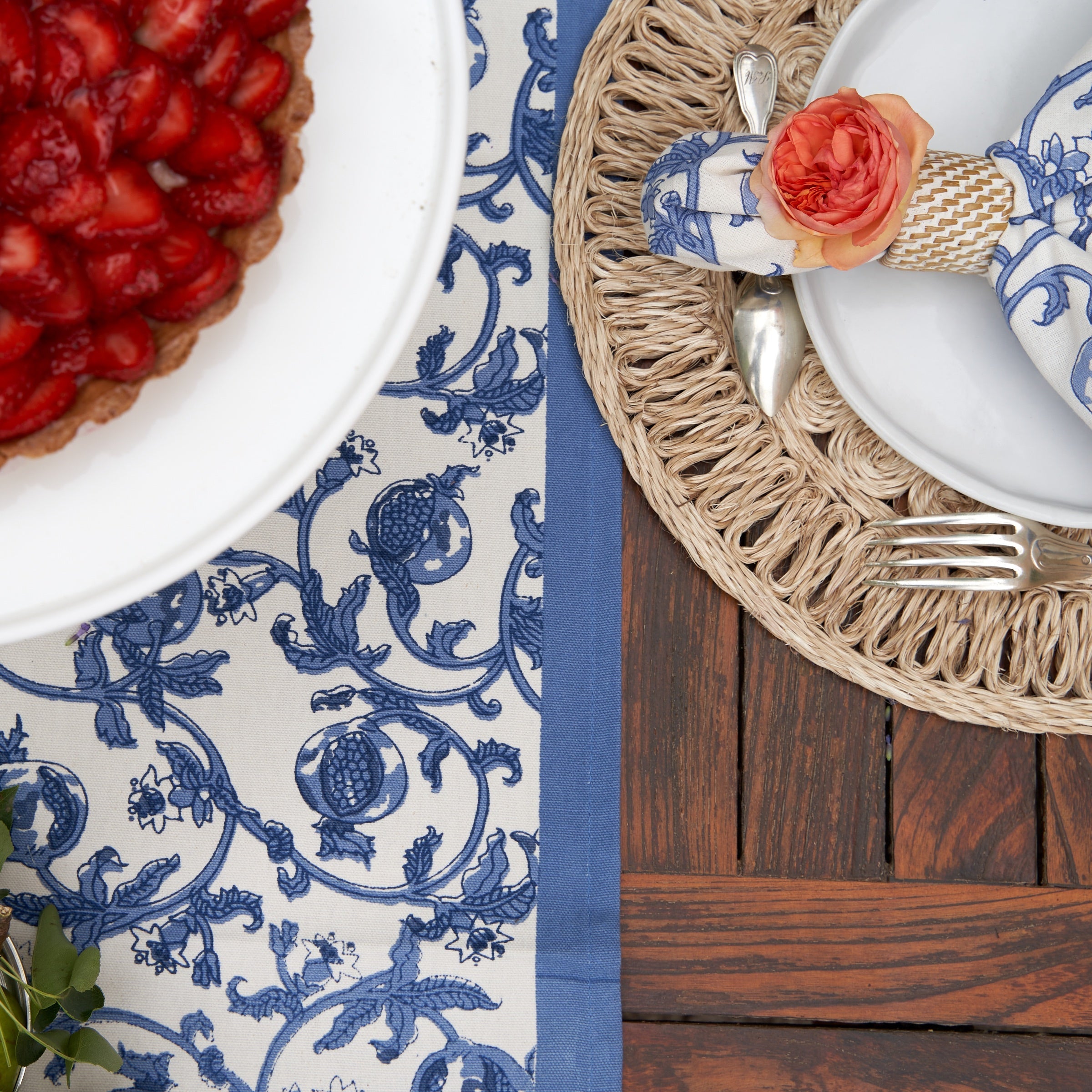 couleur-nature-granada-chemin-de-table-bleu-40x180-cm image 5