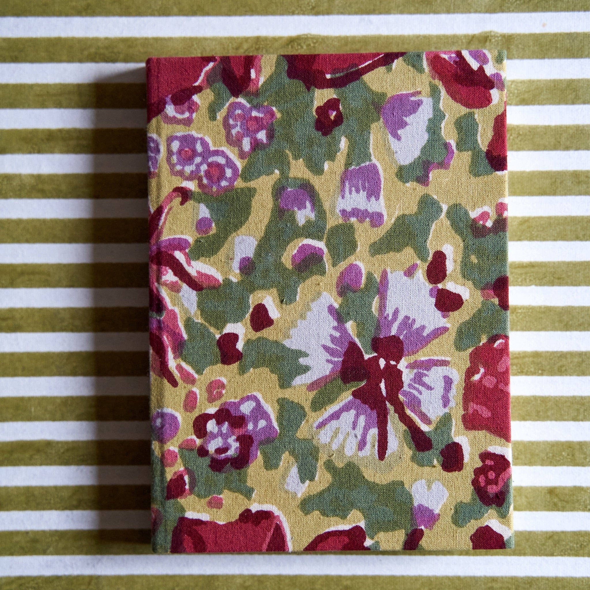 couleur-nature-jardin-carnet-tissu-rouge-vert-13x18-cm image 3
