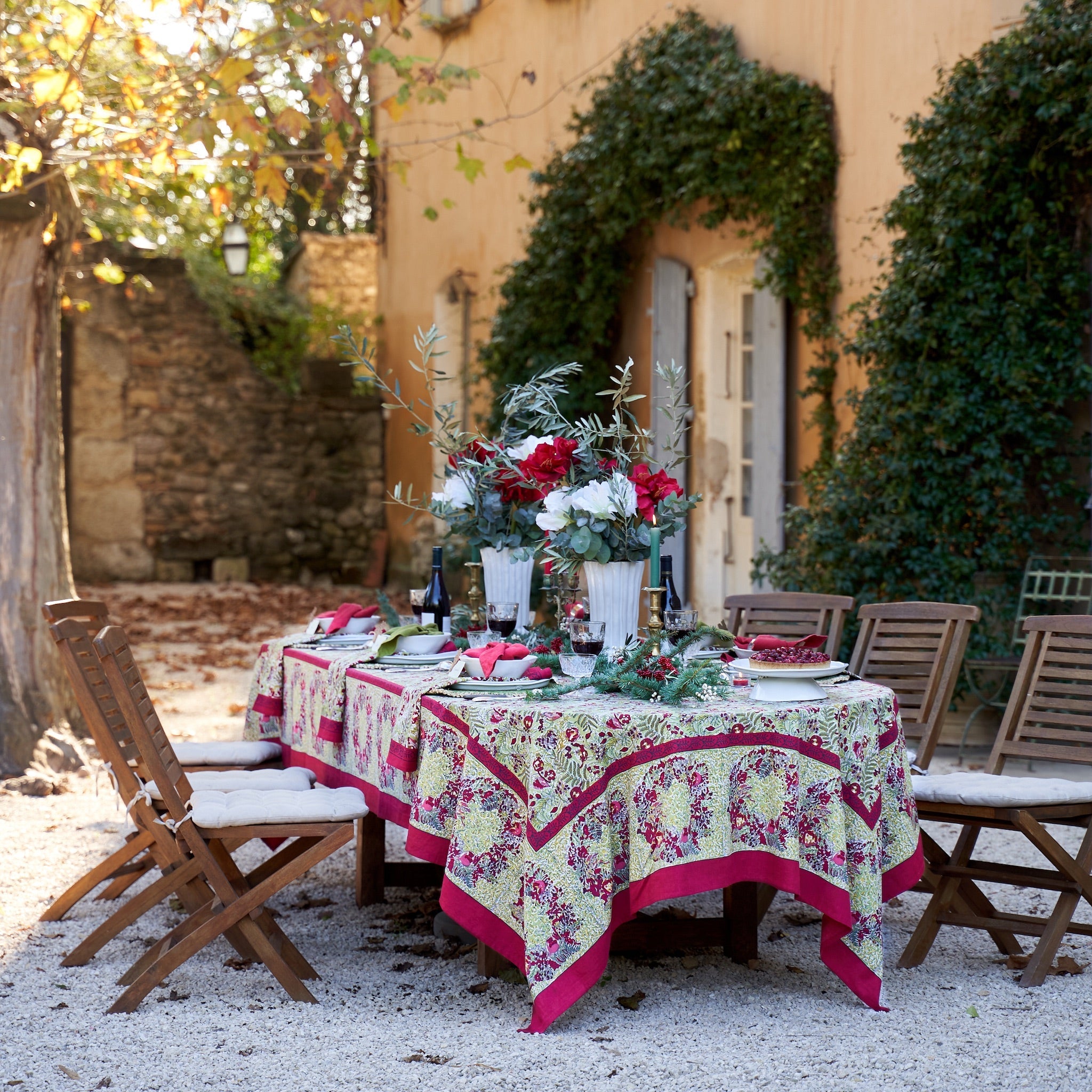 couleur-nature-winter-garden-nappe-rouge-vert-71x106 image 1