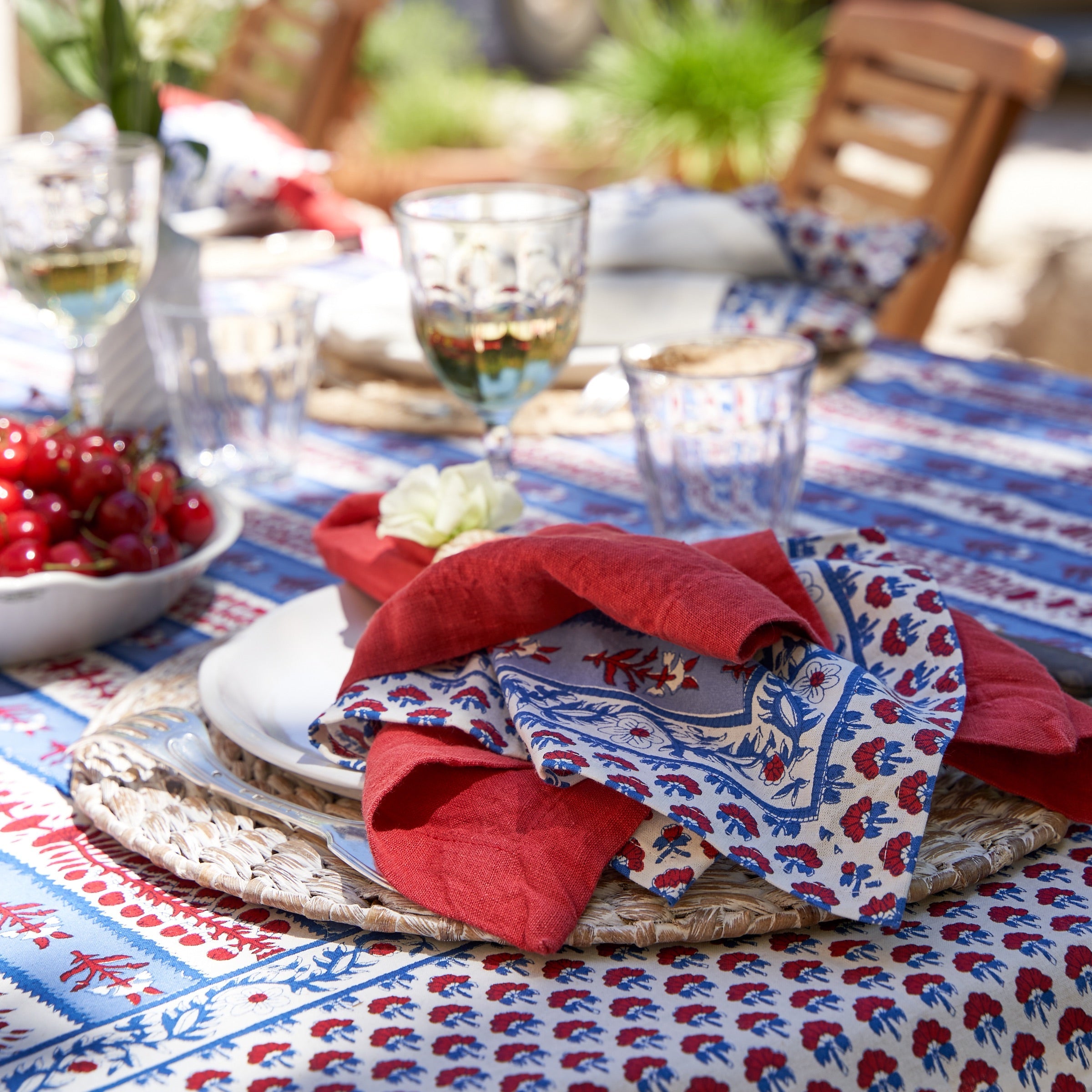 couleur-nature-avignon-serviette-tissu-lot-6-rouge-bleu image 2
