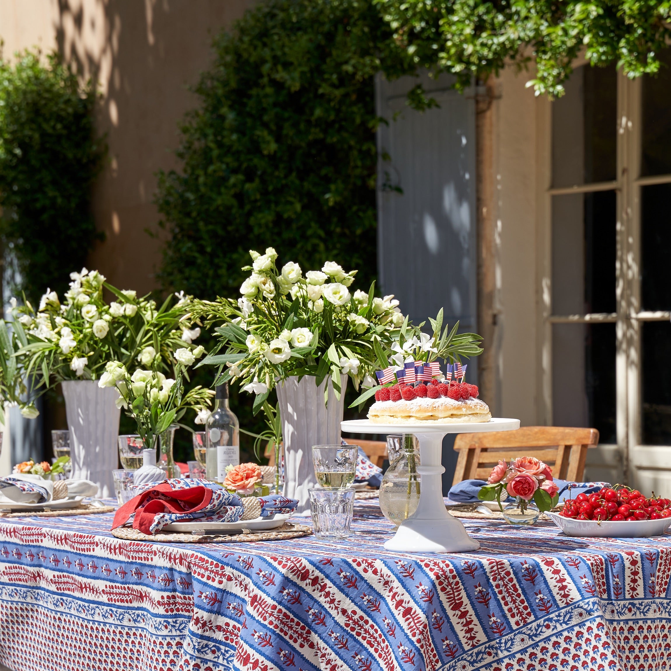 couleur-nature-avignon-nappe-coton-rouge-bleu-botanique image 2