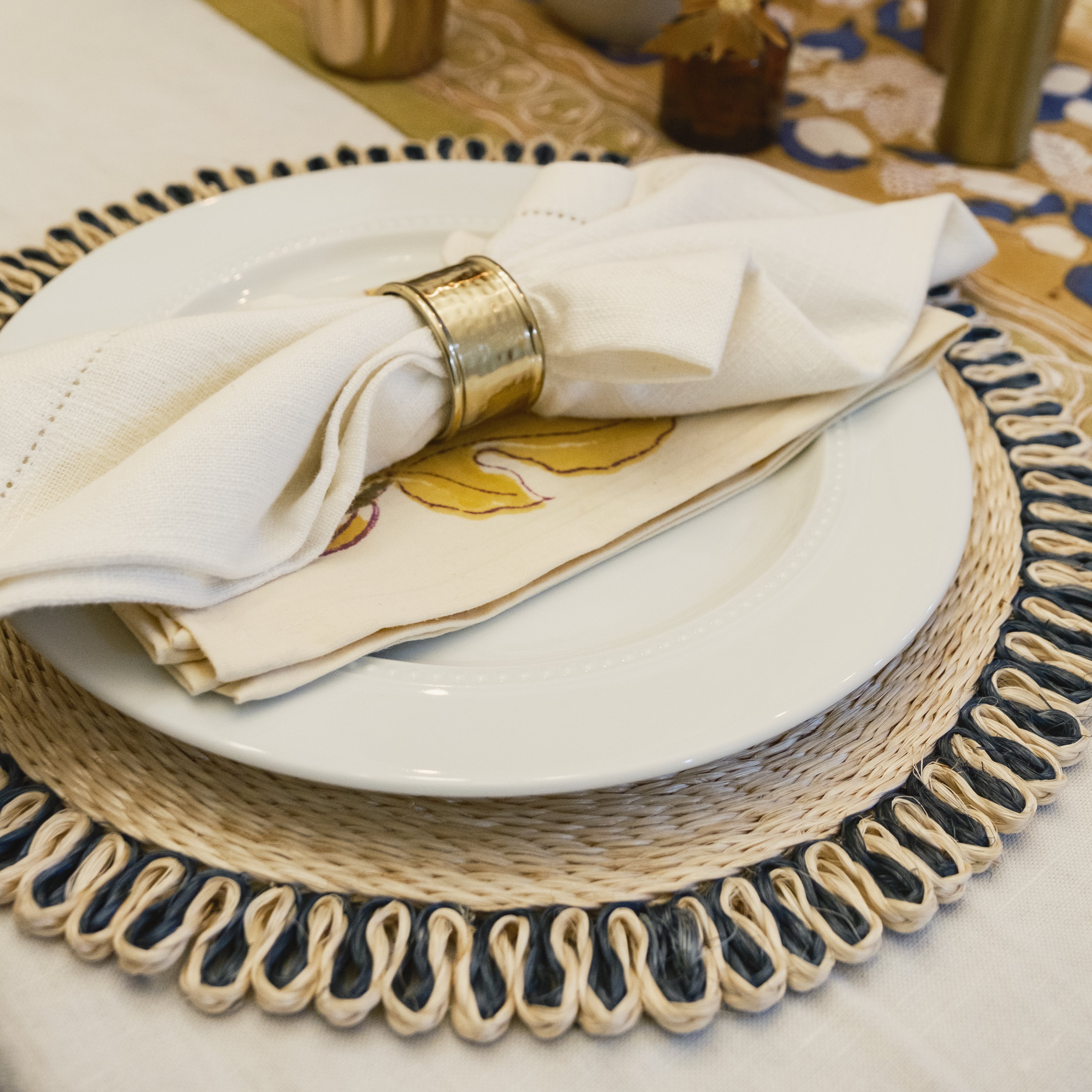 couleur-nature-loopy-abaca-sets-de-table-ronds-navy-lot-de-4 image 3