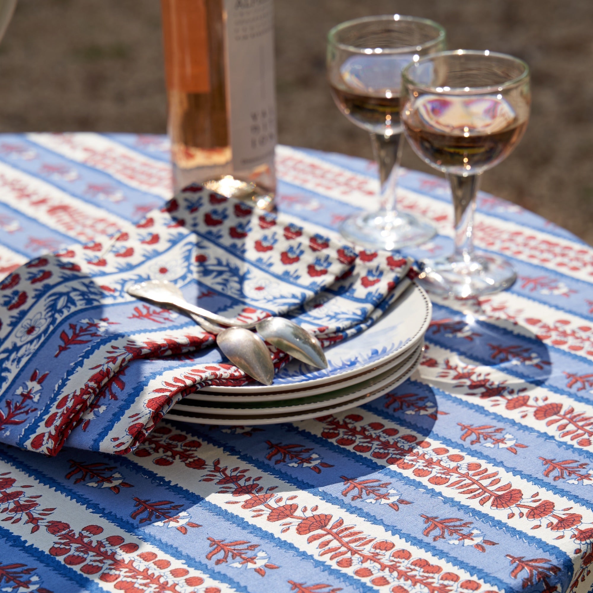 couleur-nature-avignon-serviette-tissu-lot-6-rouge-bleu image 4
