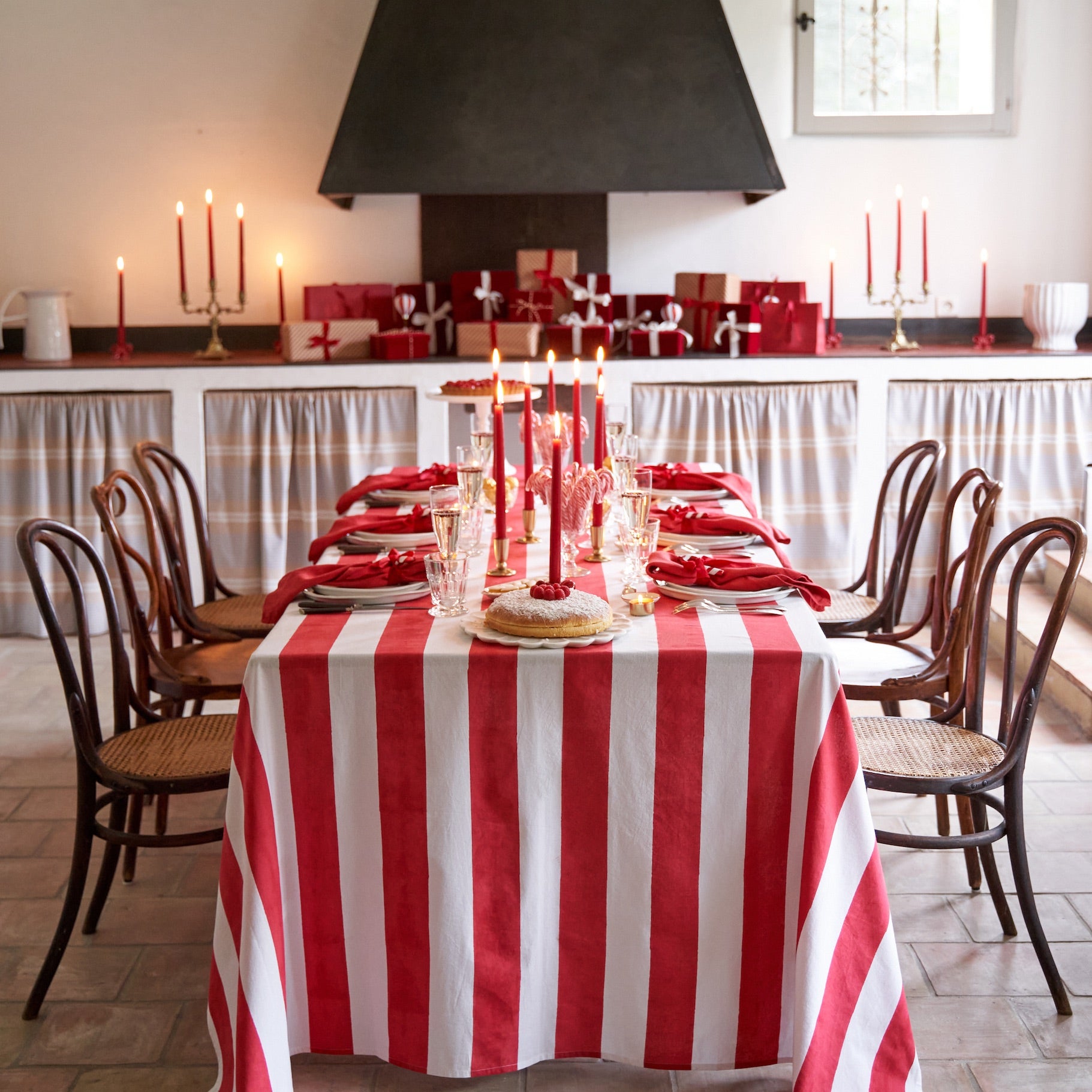 couleur-nature-st-tropez-nappe-tissu-rayures-rouges-lin-coton image 4