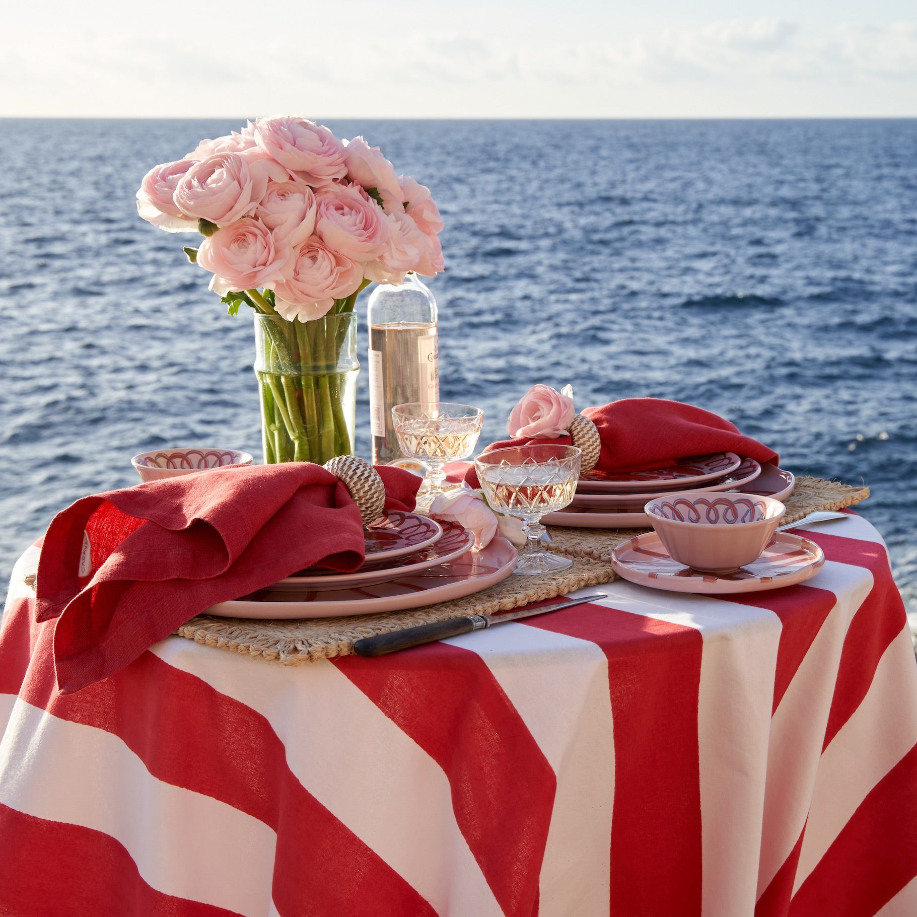couleur-nature-st-tropez-nappe-tissu-rayures-rouges-lin-coton image 1