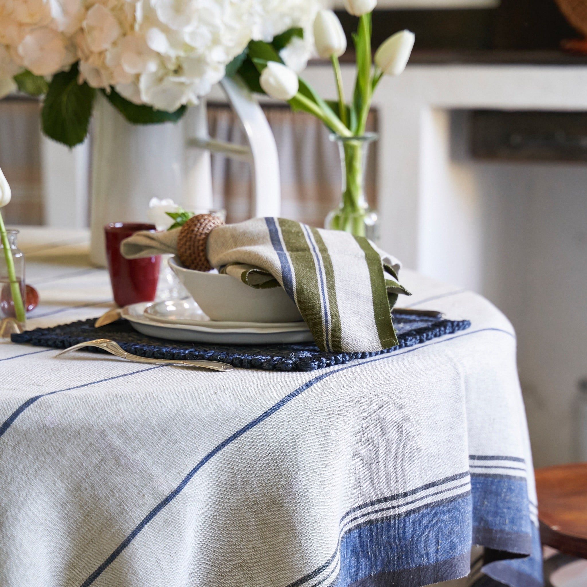 couleur-nature-french-tablecloths-nappe-eze-ivoire-bleu image 4
