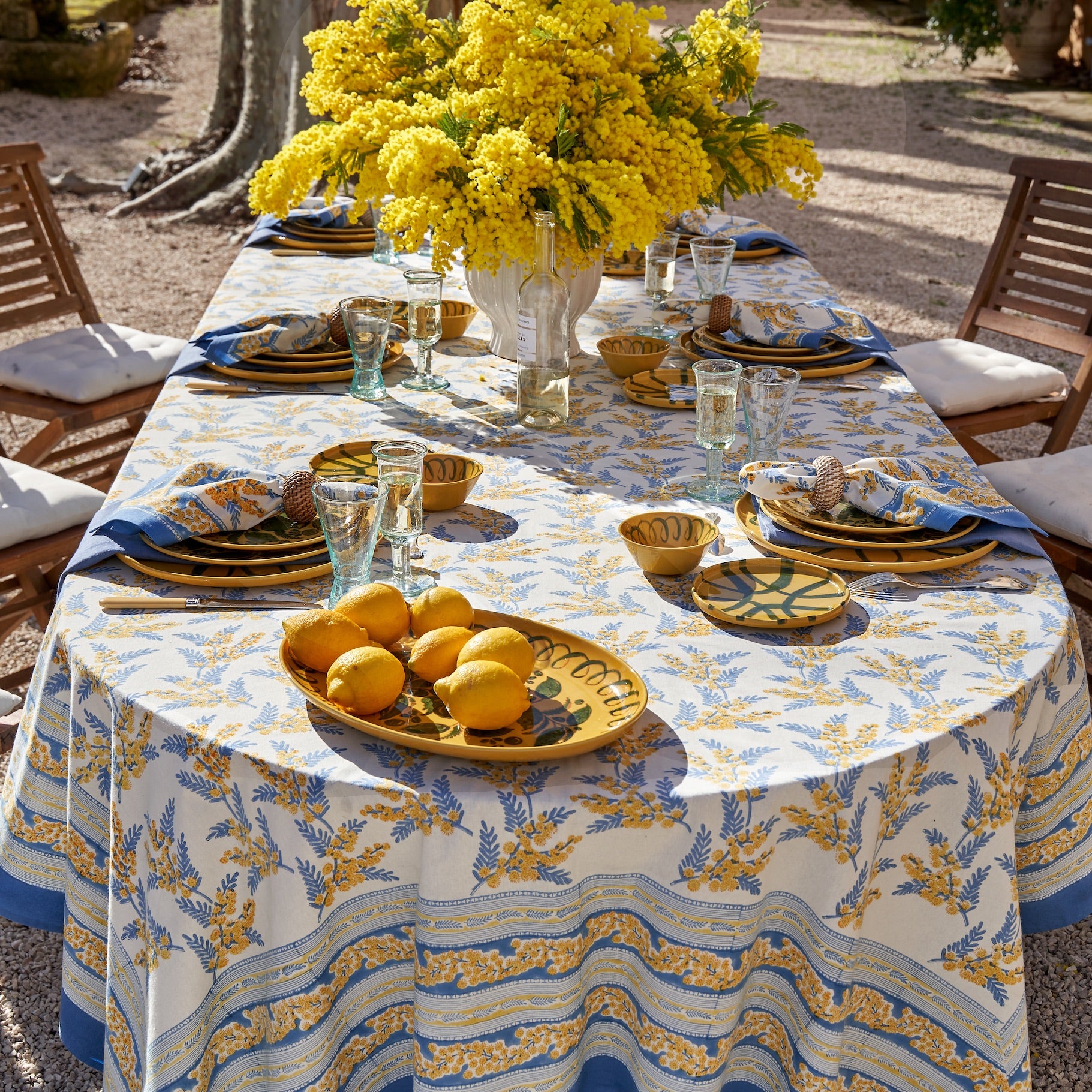 couleur-nature-mimosa-nappe-bleu-et-jaune-coton image 2