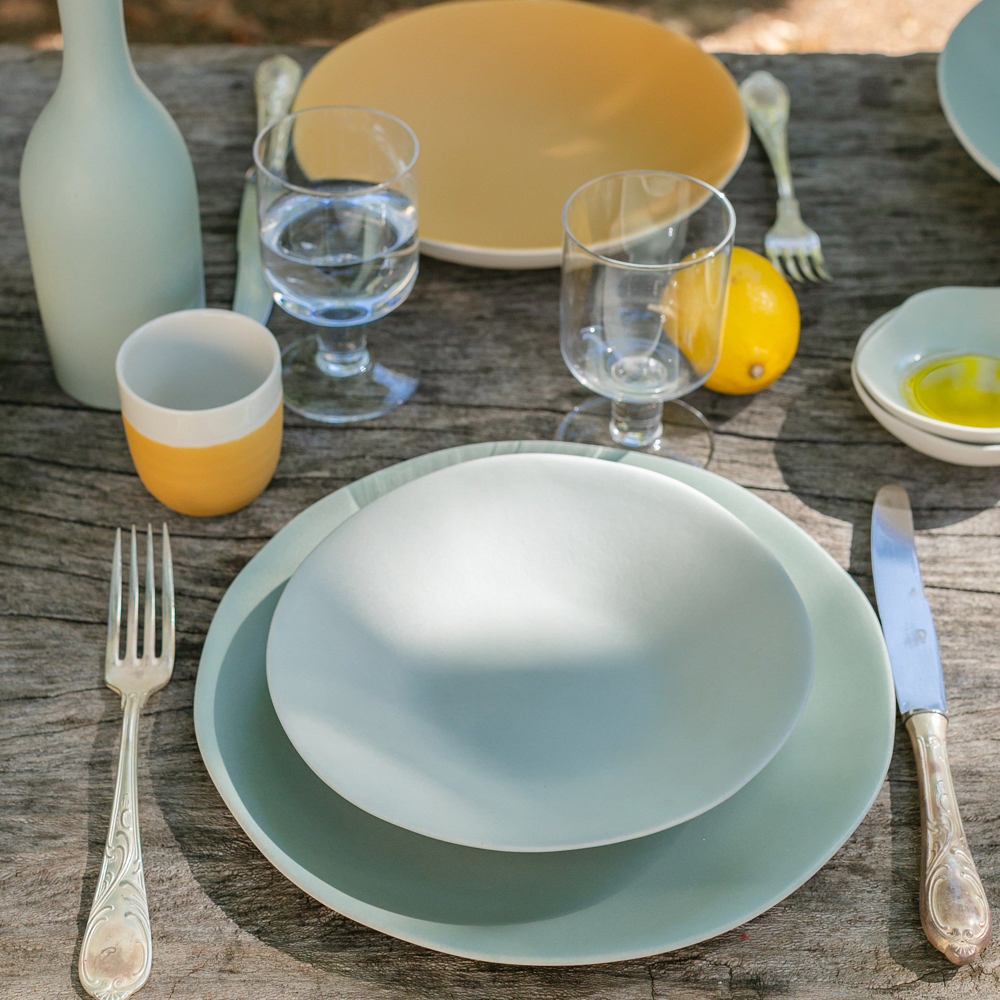 jars-garrigue-assiette-plate-romarin-c-ramique-bleu-mat image 2