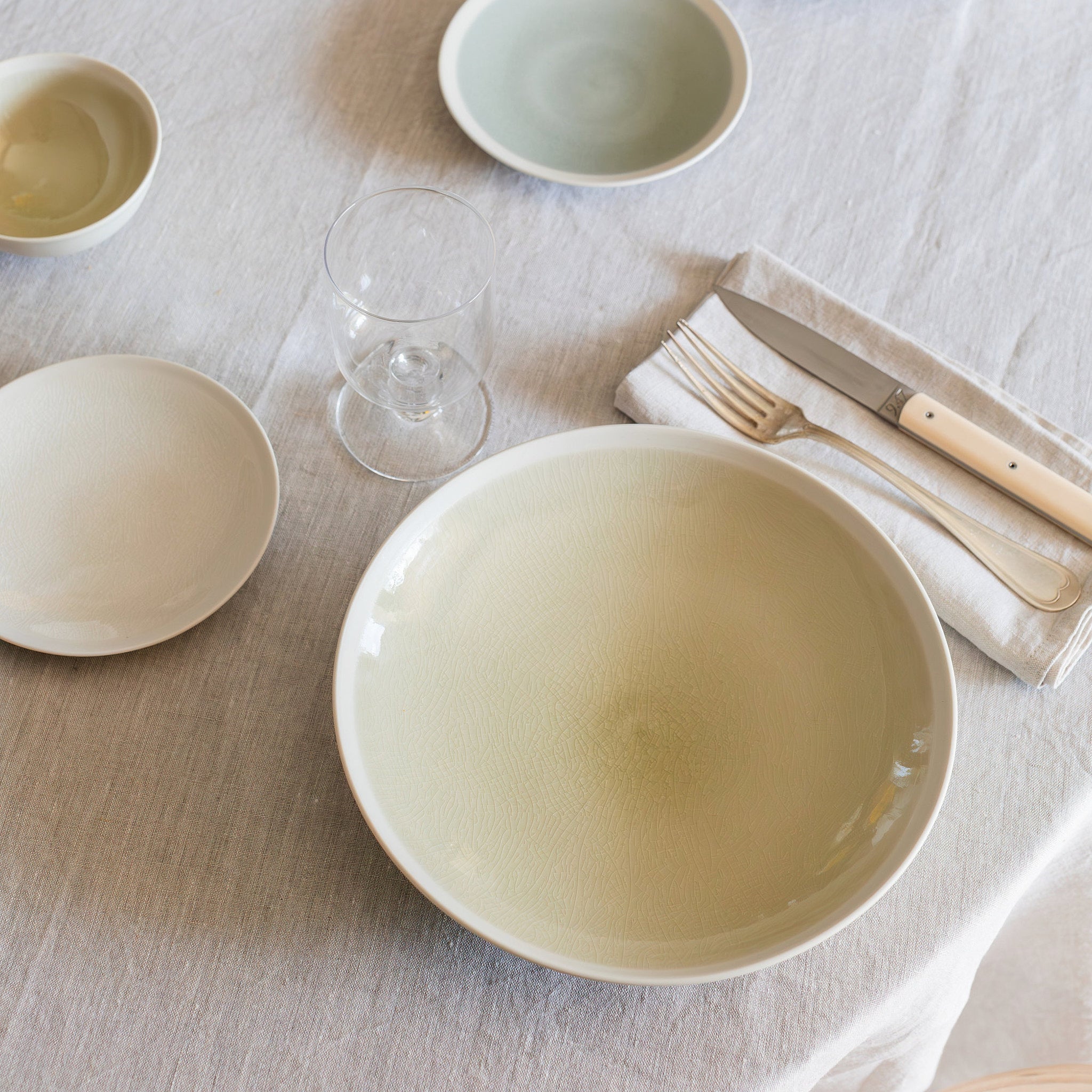 jars-garrigue-assiette-creuse-sauge-en-c-ramique image 3