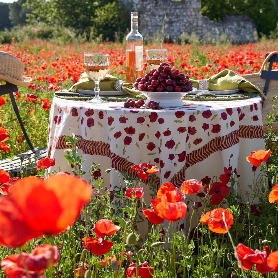 couleur-nature-poppies-nappe-fran-aise-coquelicot-coton-59x59 image 1