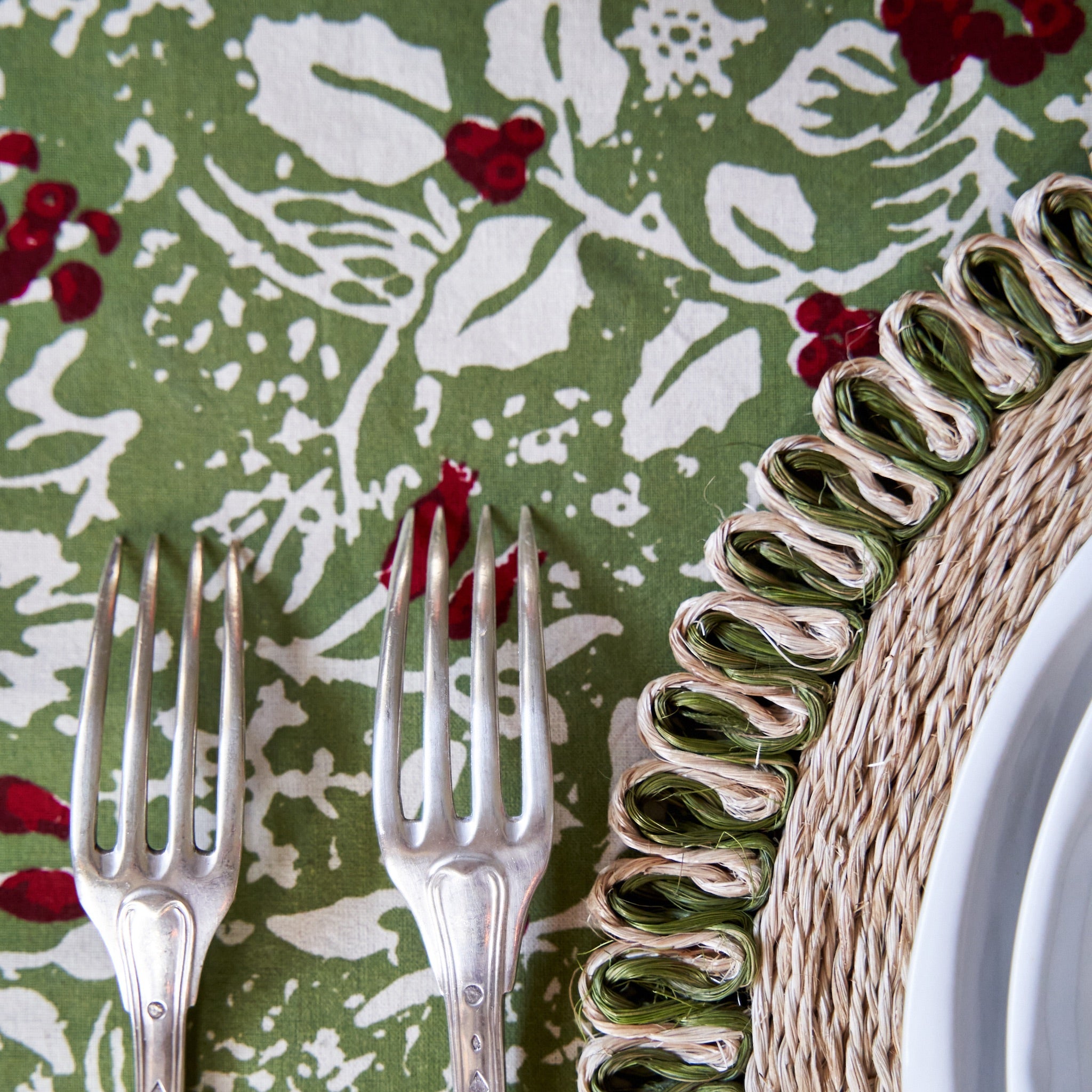 couleur-nature-loopy-abaca-sets-de-table-ronds-lot-4-olive image 5
