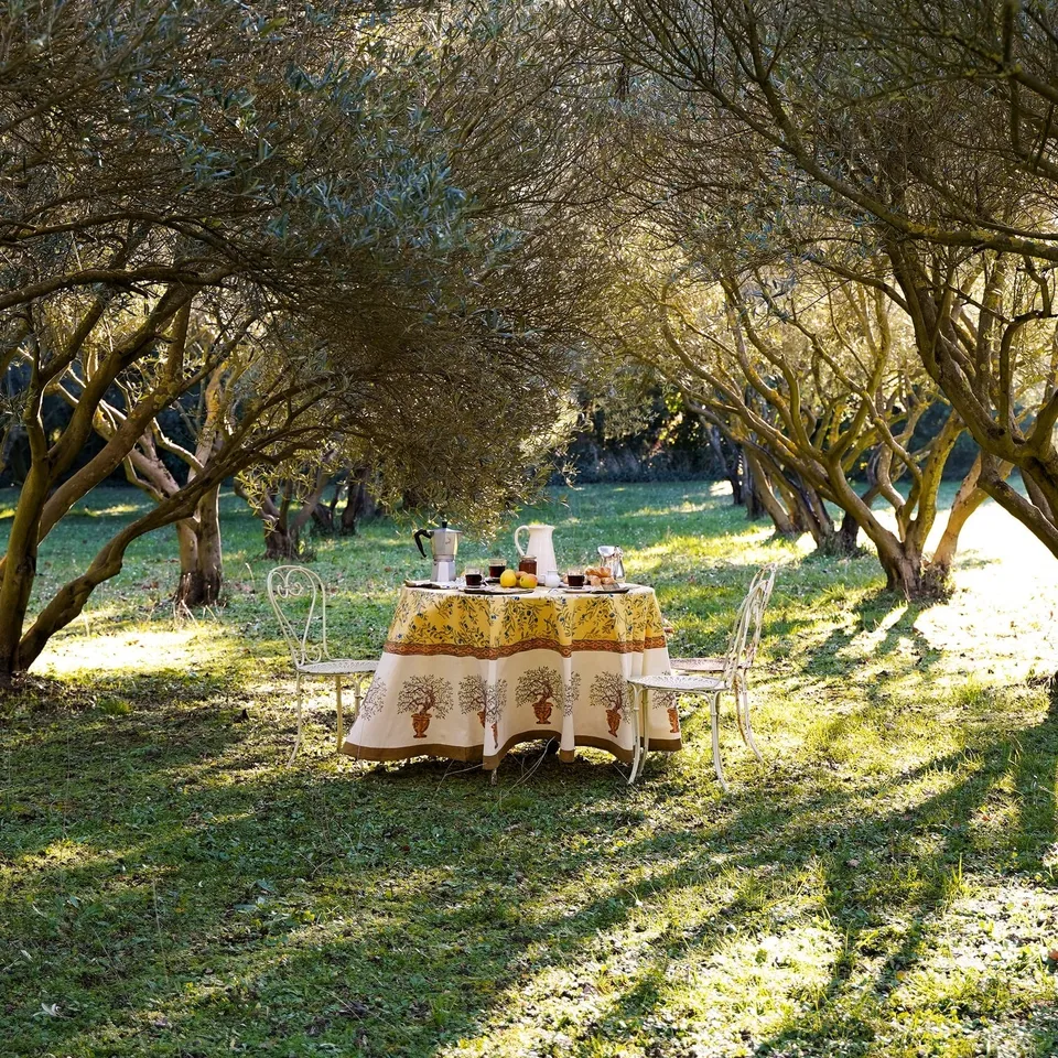couleur-nature-olive-tree-nappe-fran-aise-beige-olivier image 1