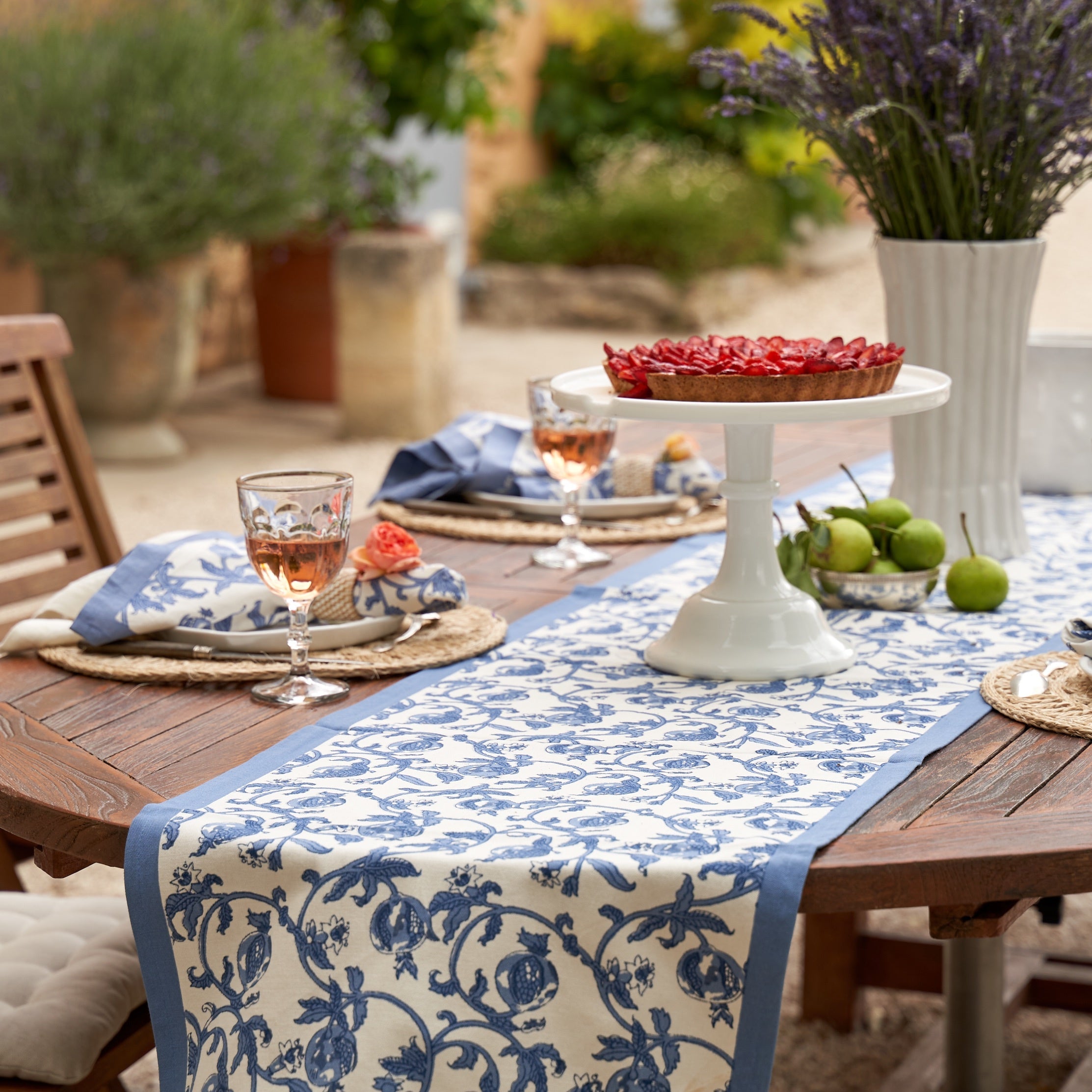 couleur-nature-granada-chemin-de-table-bleu-40x180-cm image 3