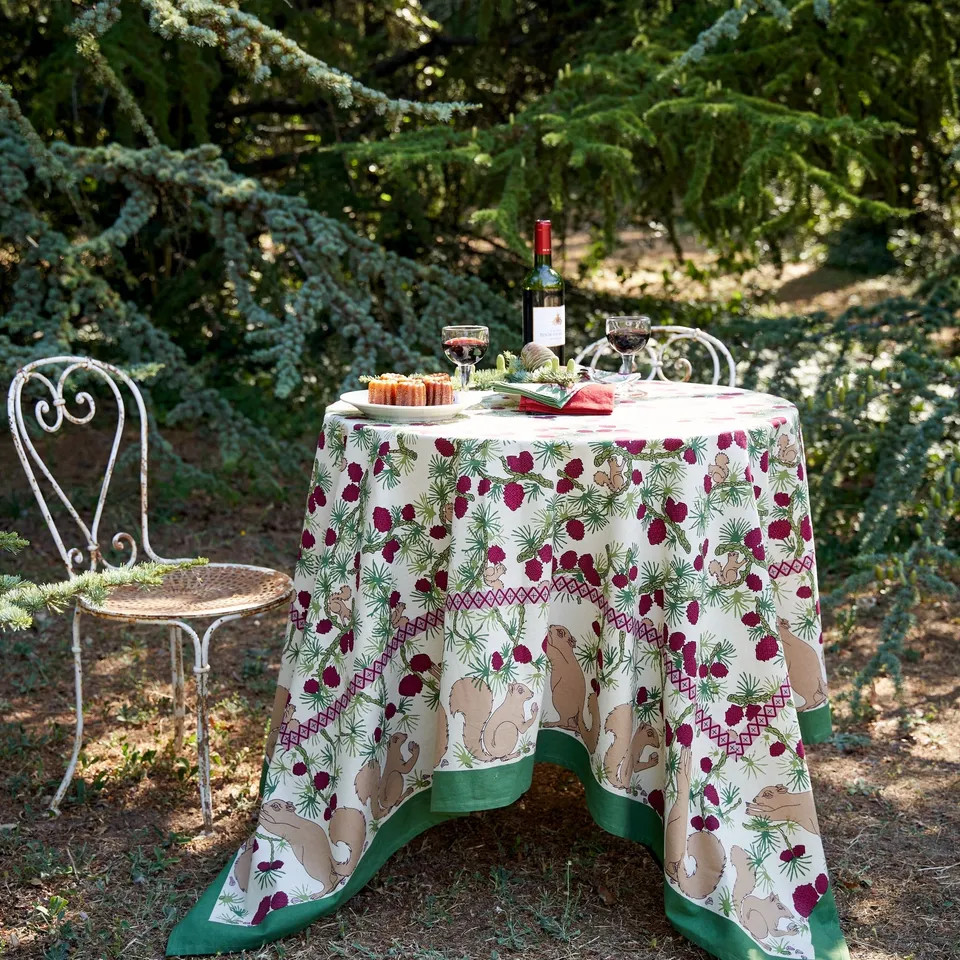couleur-nature-french-tablecloths-nappe-cureuil-rouge-lot image 1