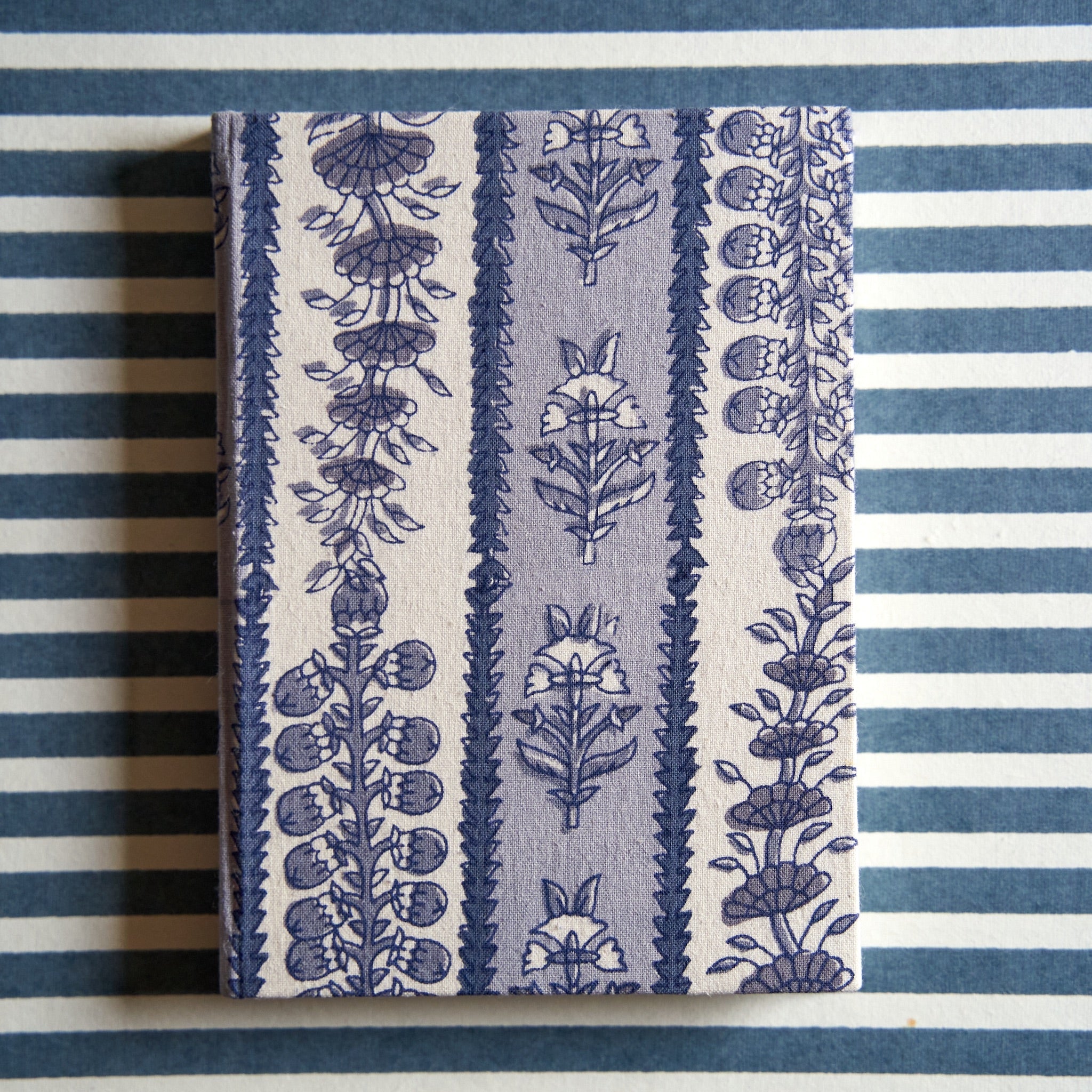 couleur-nature-avignon-carnet-tissu-bleu-marine-5x7 image 5