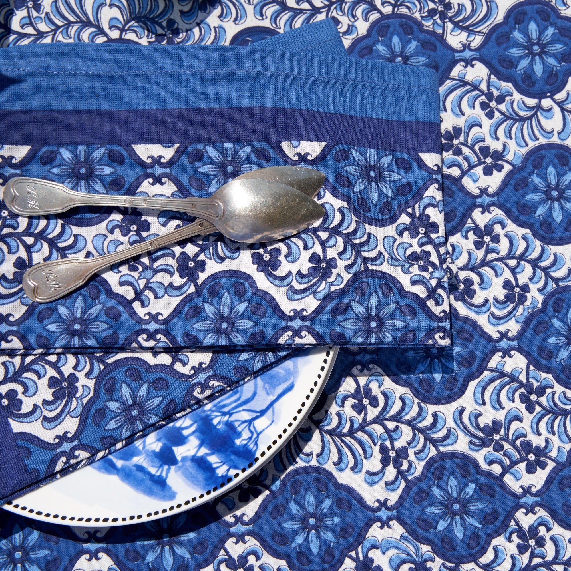 couleur-nature-azulejo-blue-nappe-rectangulaire-59x86-bleue image 4