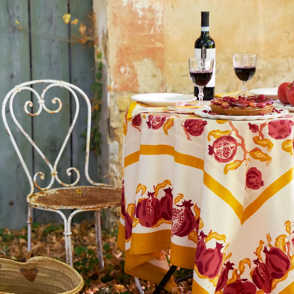 couleur-nature-pomegranate-nappe-lin-grenade-rouge-71x106 image 1