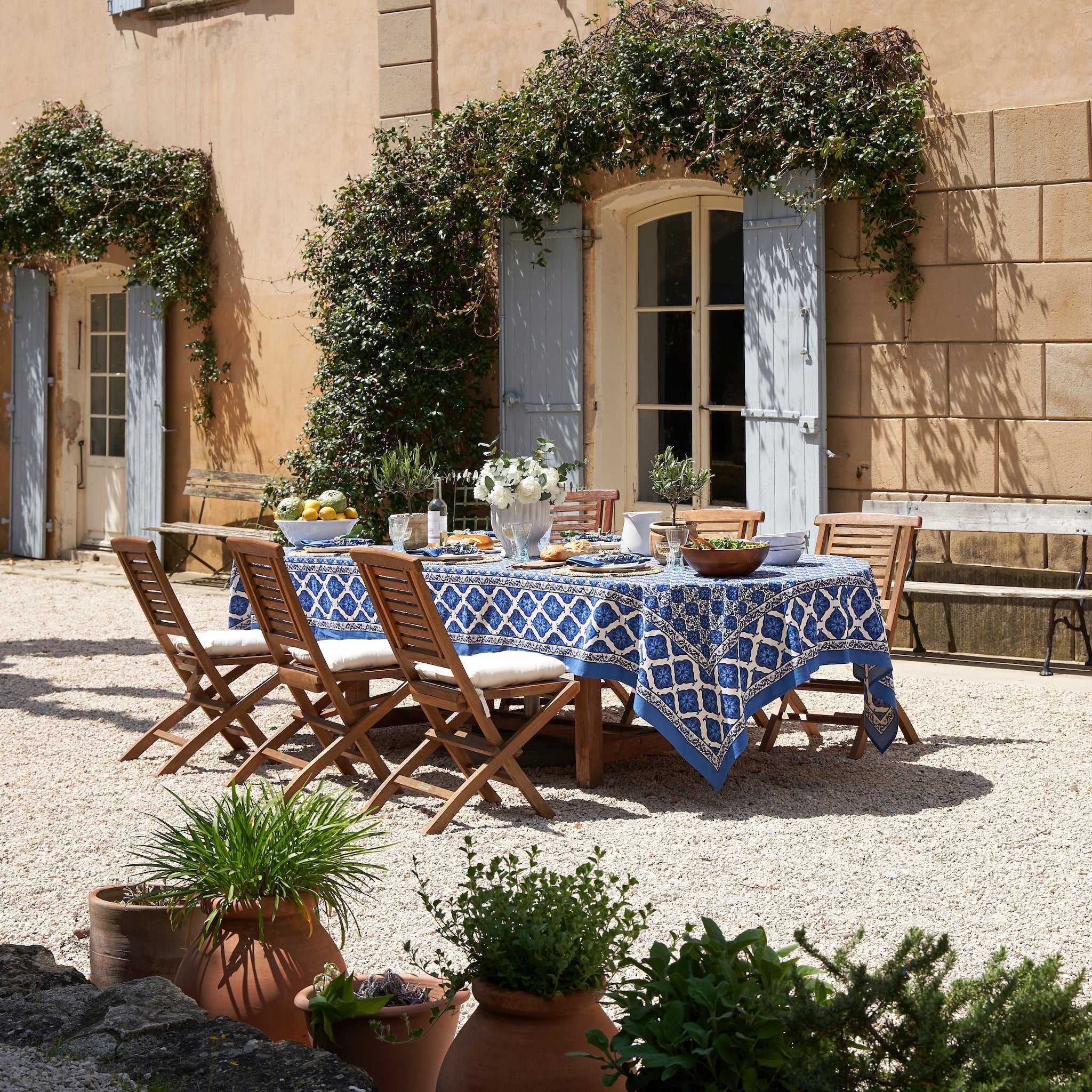 couleur-nature-azulejo-blue-nappe-rectangulaire-59x86-bleue image 1